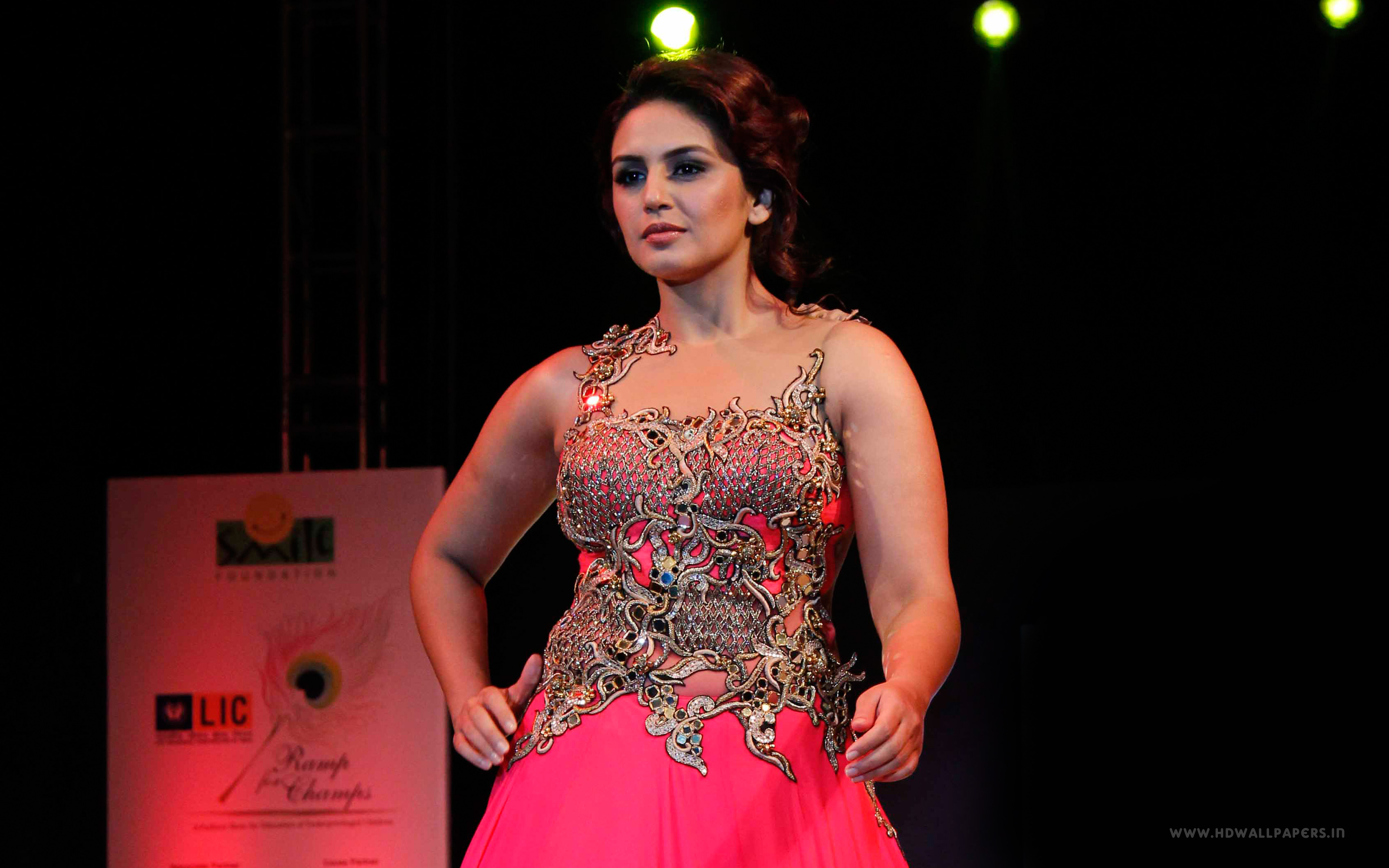huma, qureshi, hot