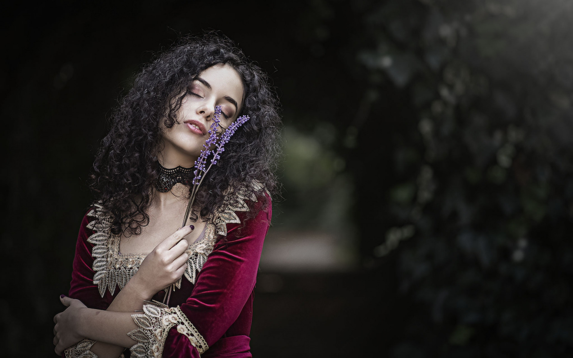 темный, черный