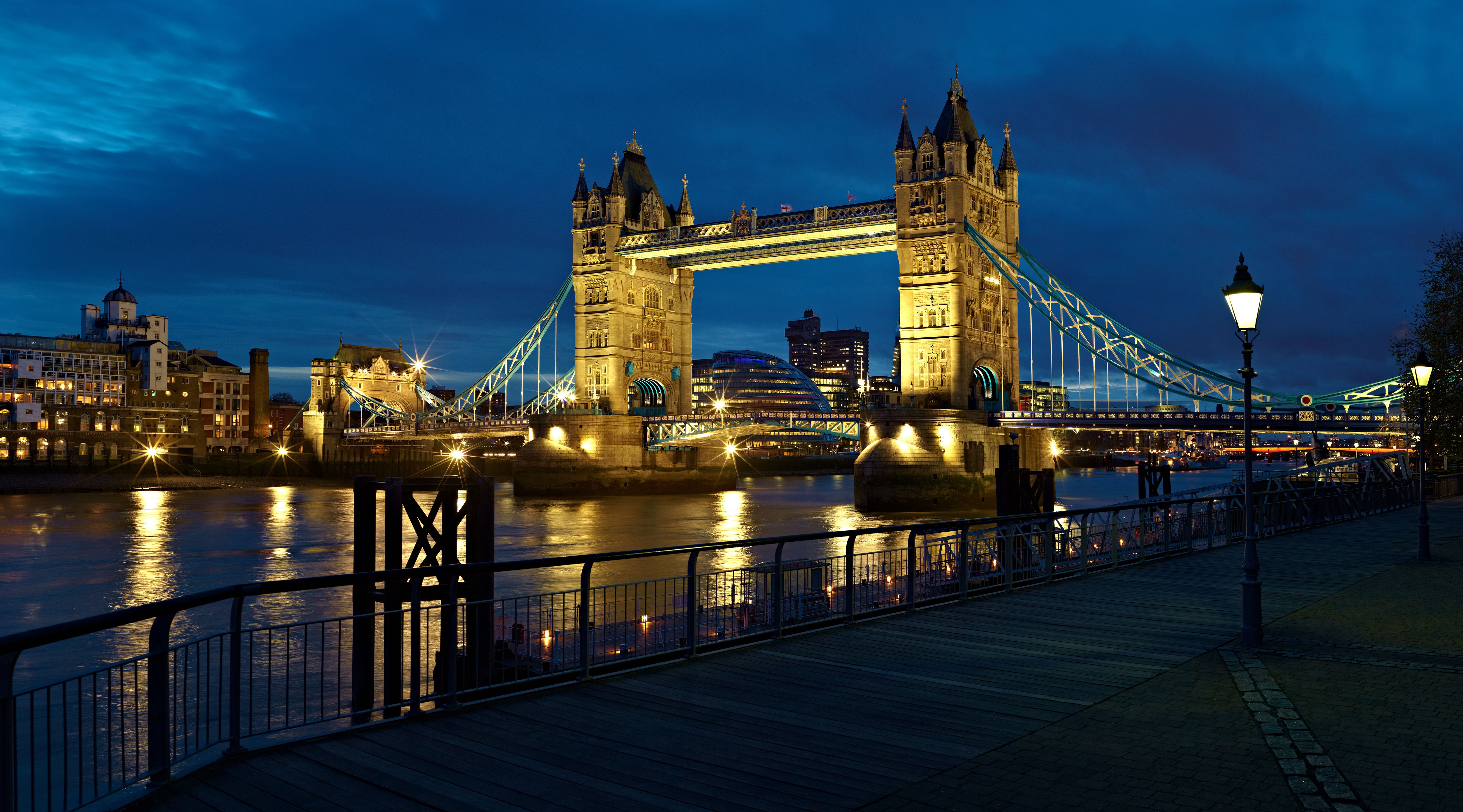 Uk g. Река Темза и Тауэрский мост. Лондон Сити Темза. Мосты Темзы в Лондоне. Река Темза в Лондоне мосты.