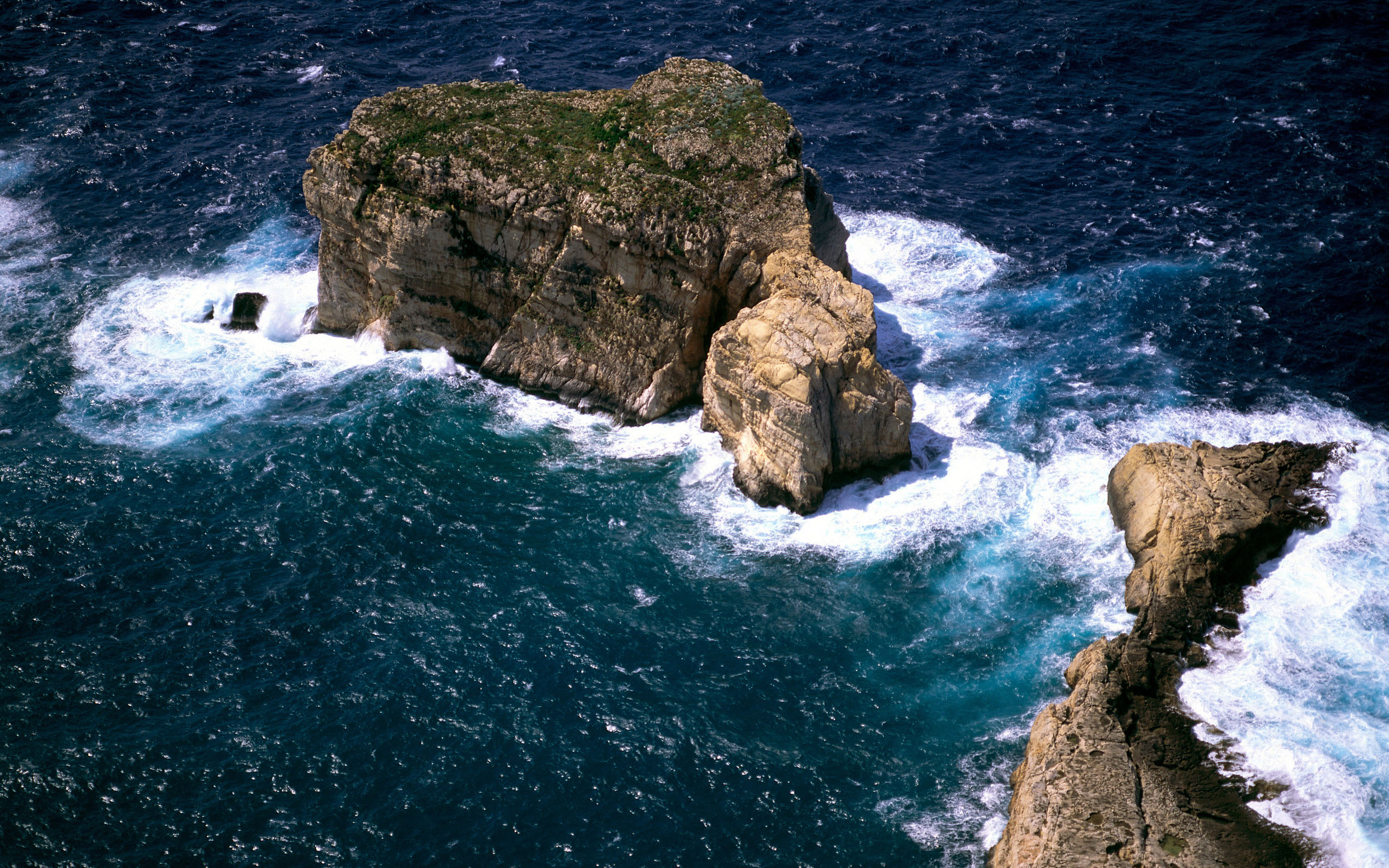 скалы, море