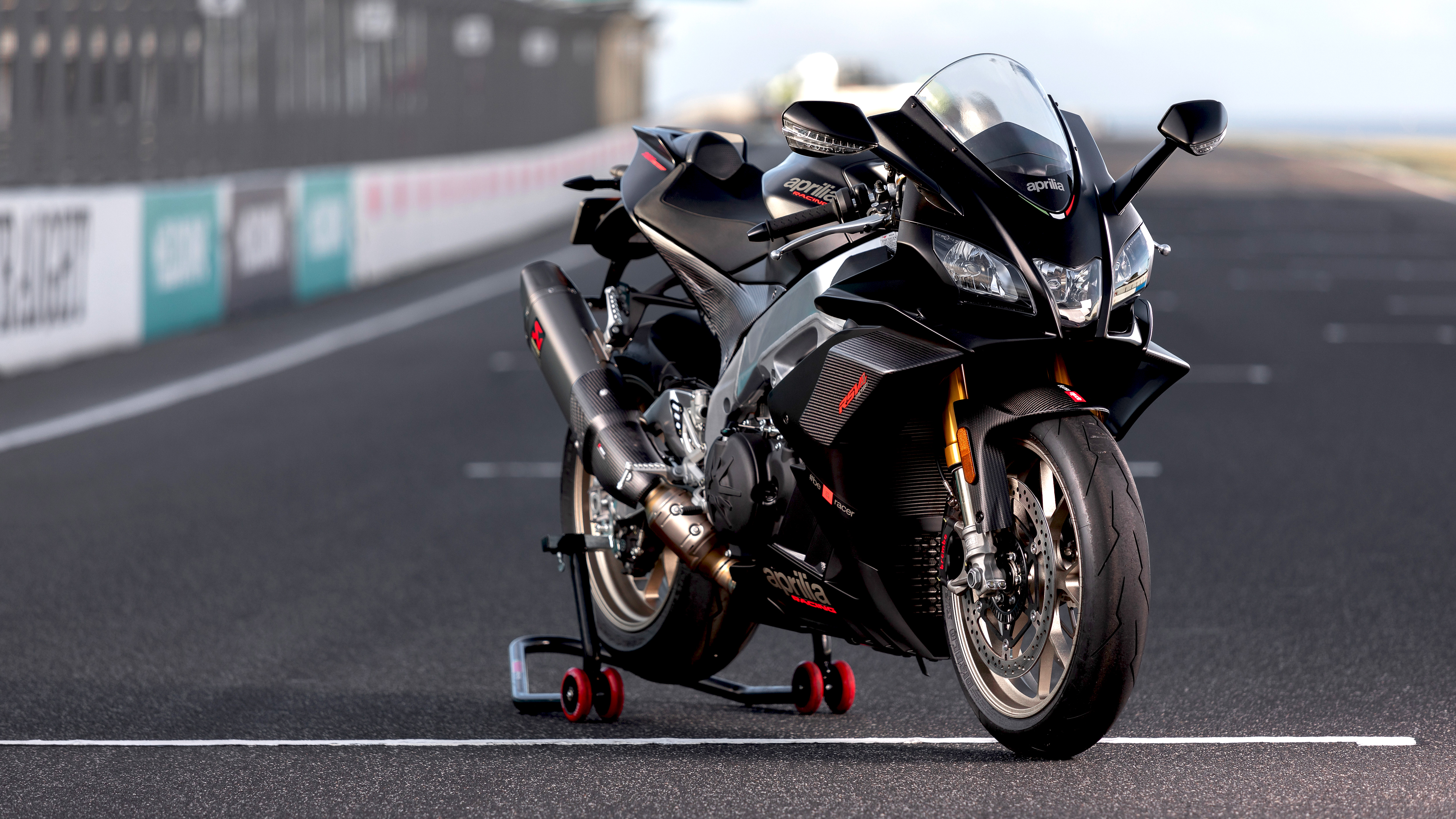 aprilia, черные, новые