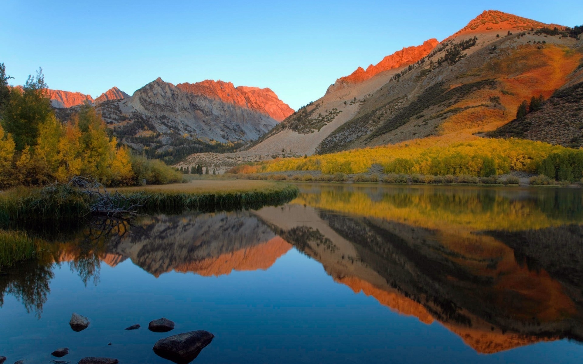 Mountain area. Хигх Сиерра. Озеро холсон Калифорния. Северная Калифорния природа. Озеро Эльсинор Калифорния.