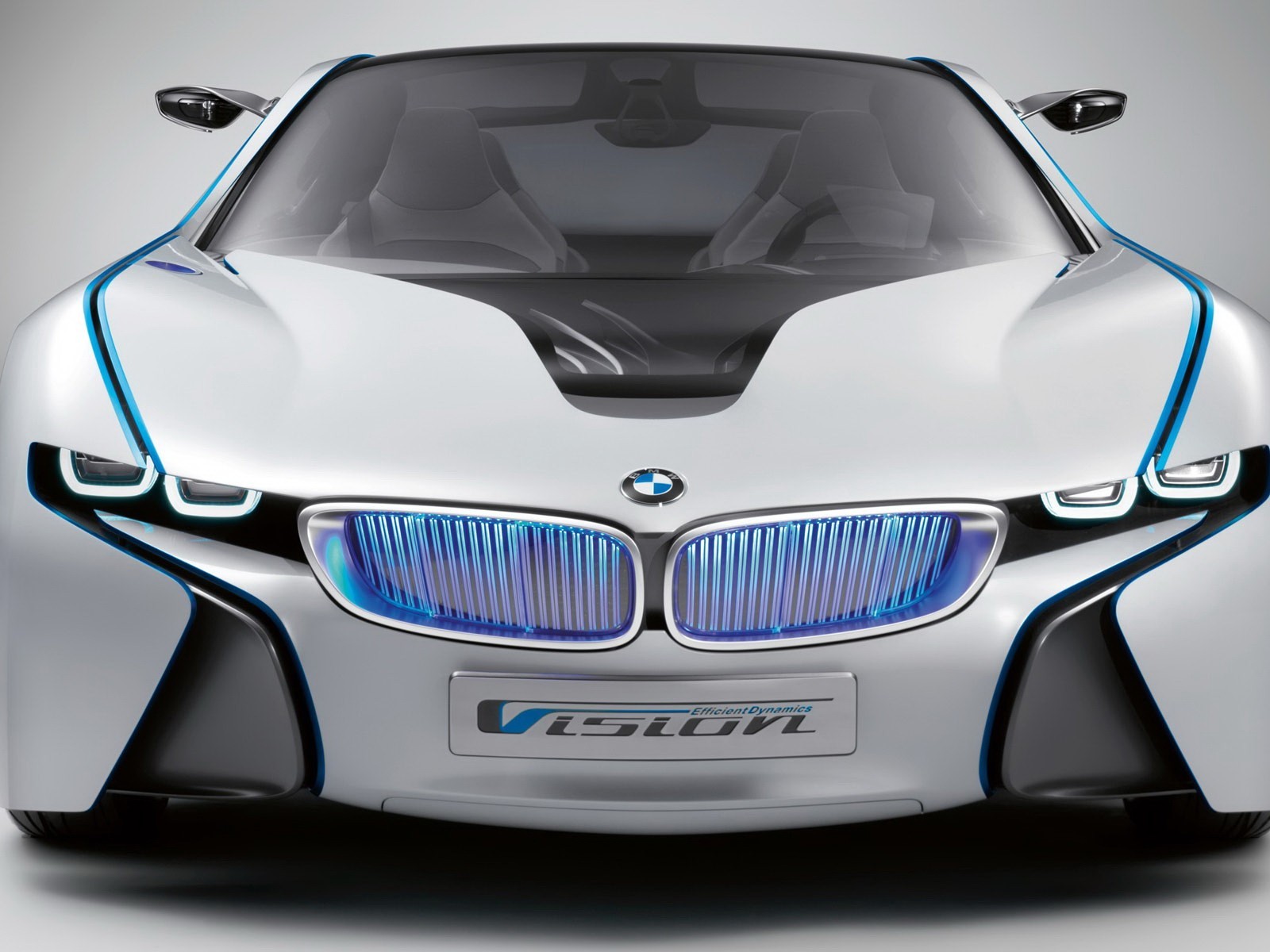 концепт-кар bmw i8 показан на фото в студии