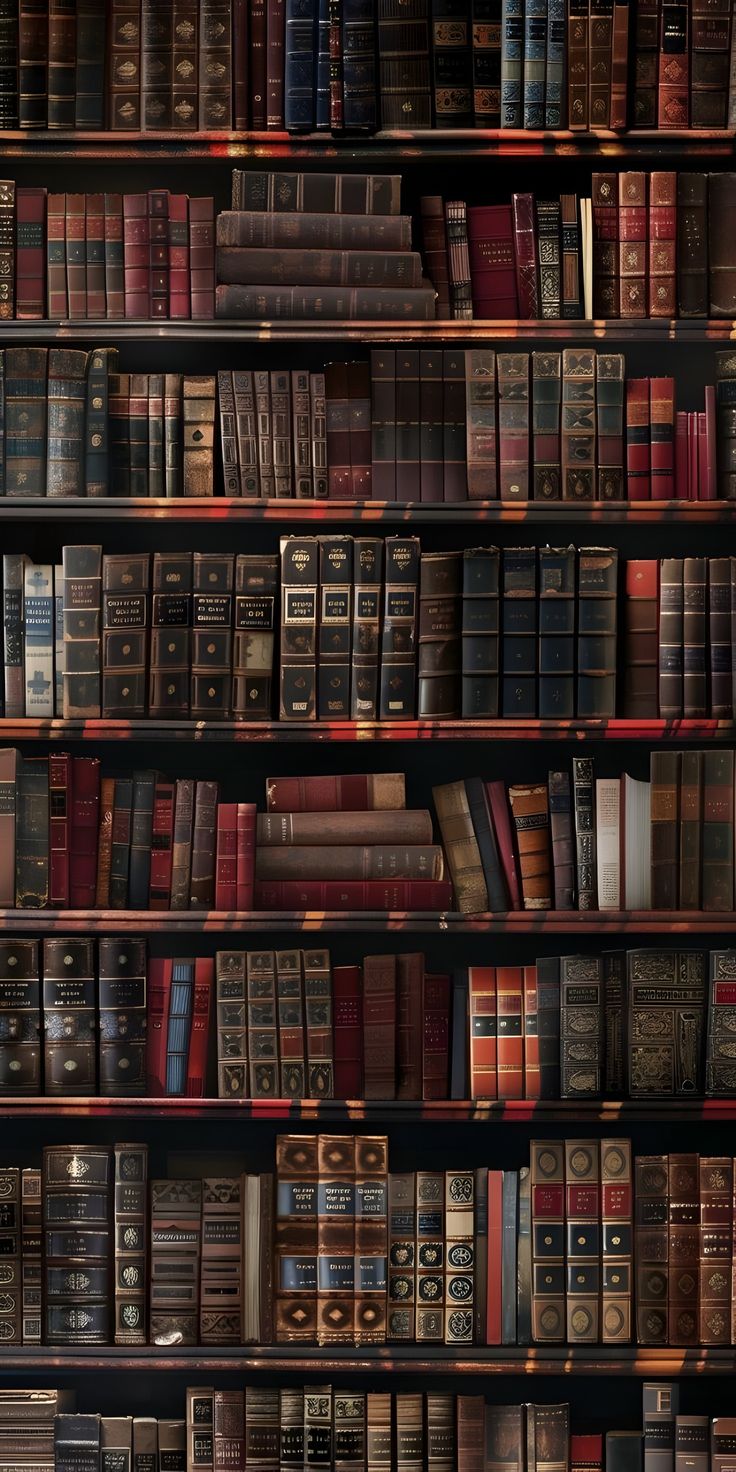 завершение книжной полки, заполненной множеством книг