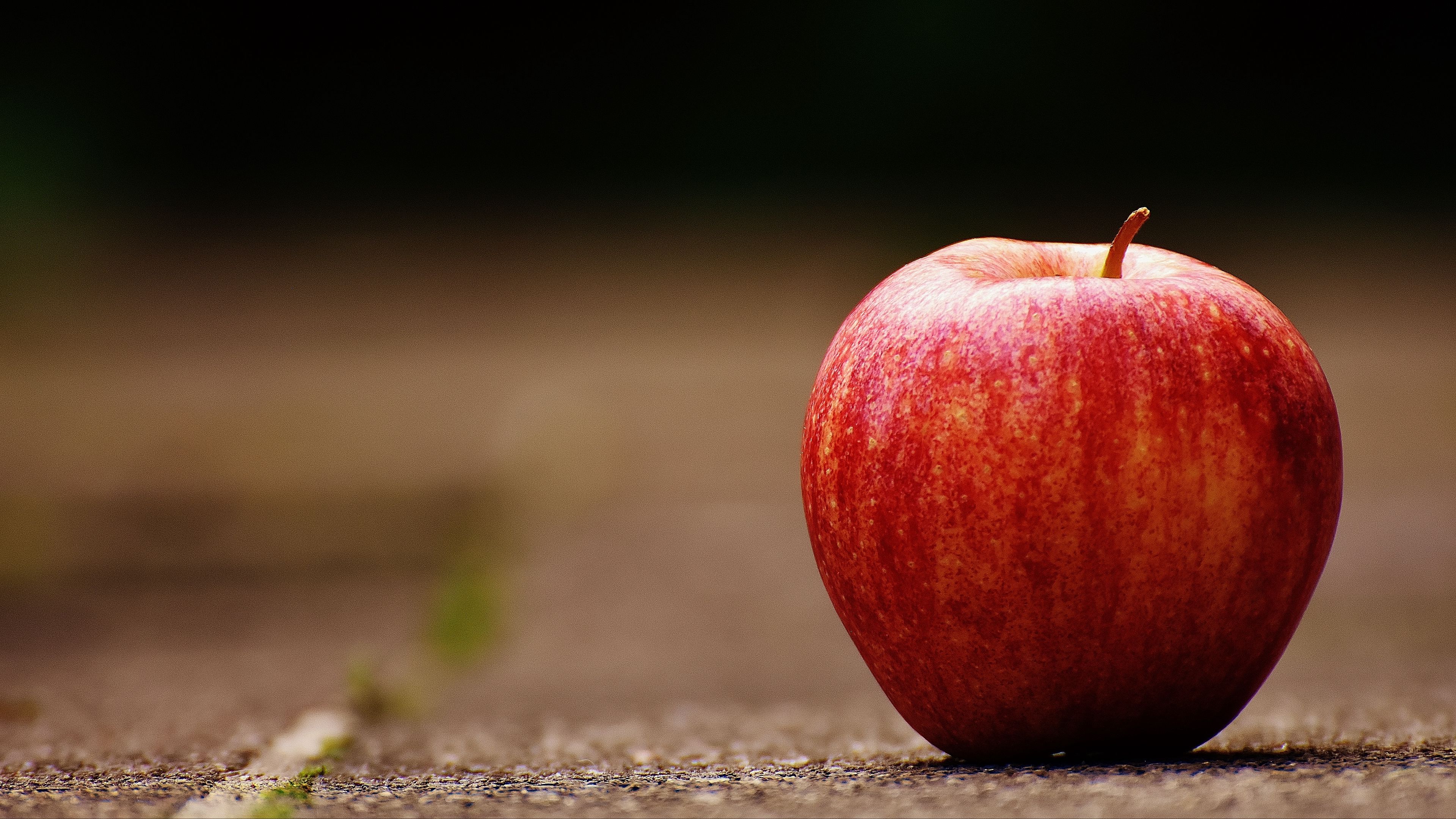 apple, red