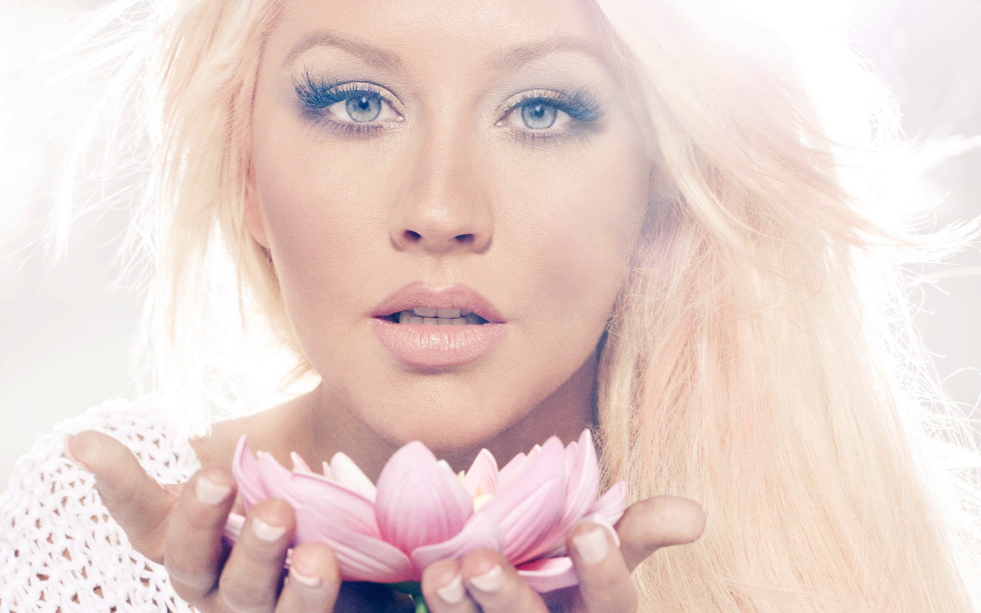 Christina Aguilera бесплатно