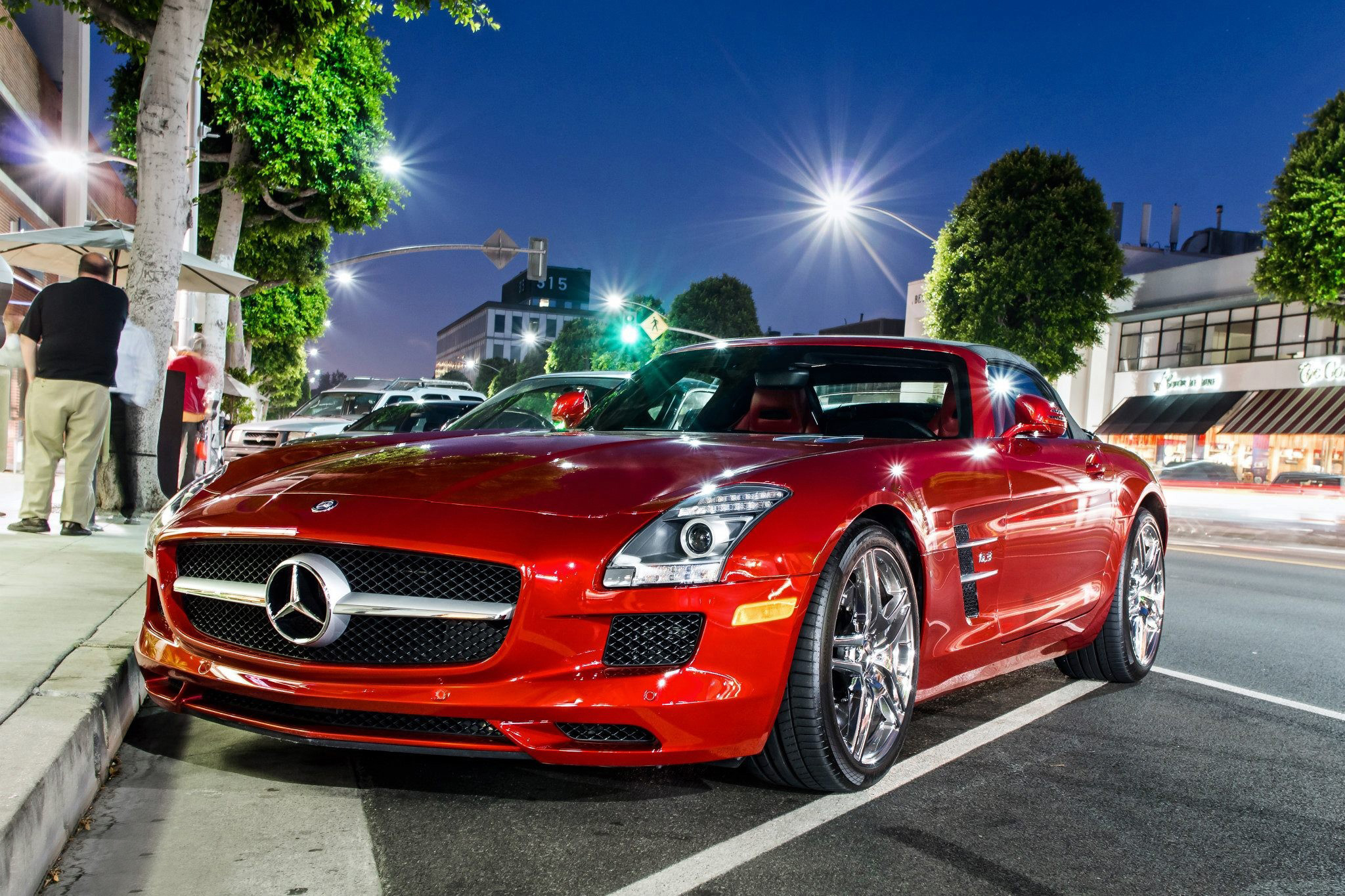 Мерседес SLS AMG черный красный