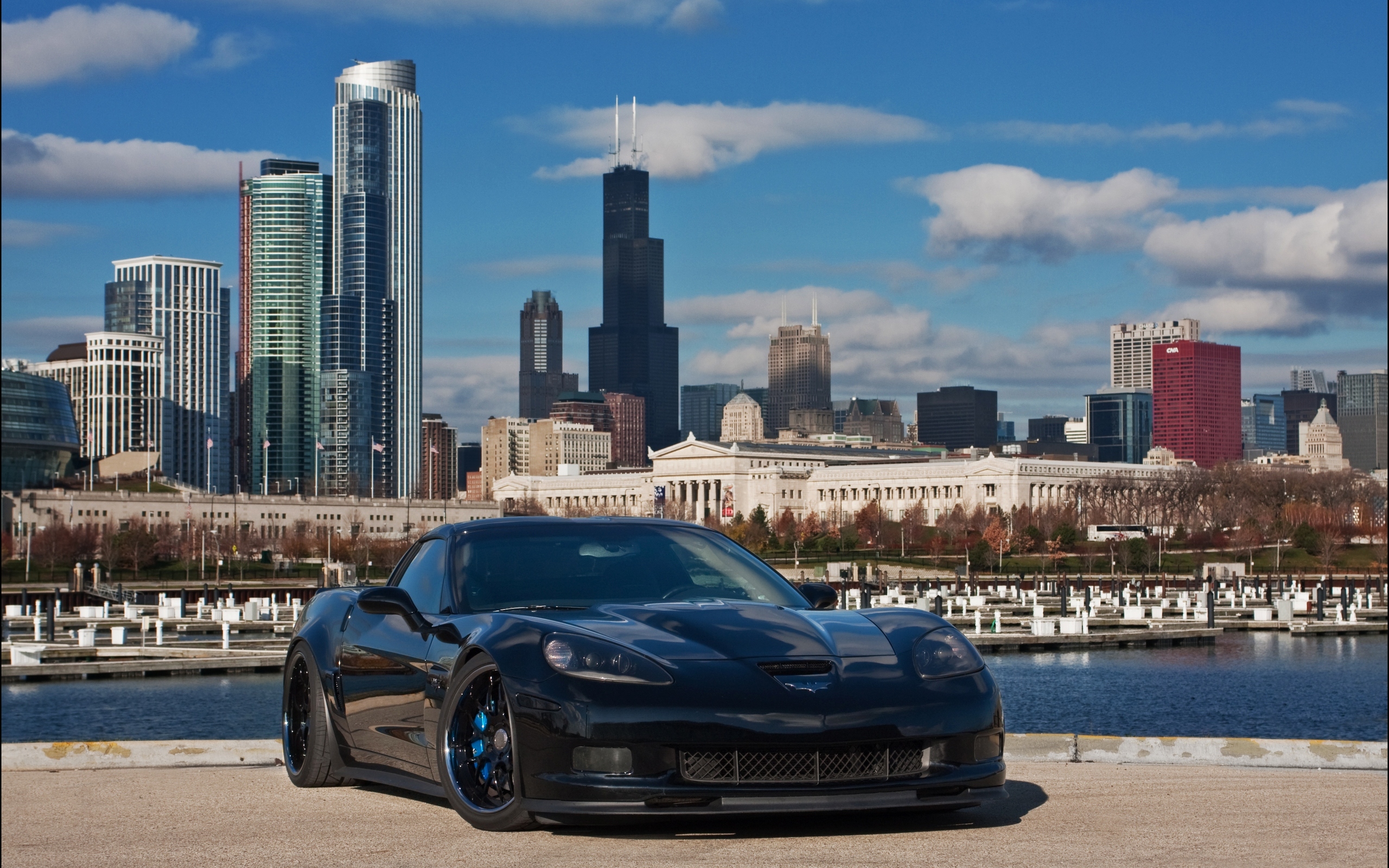 Машины большого города. Chevrolet Corvette обои. Шевроле Нью Йорк. BMW m8 в Нью Йорке. Chevrolet Corvette Miami.