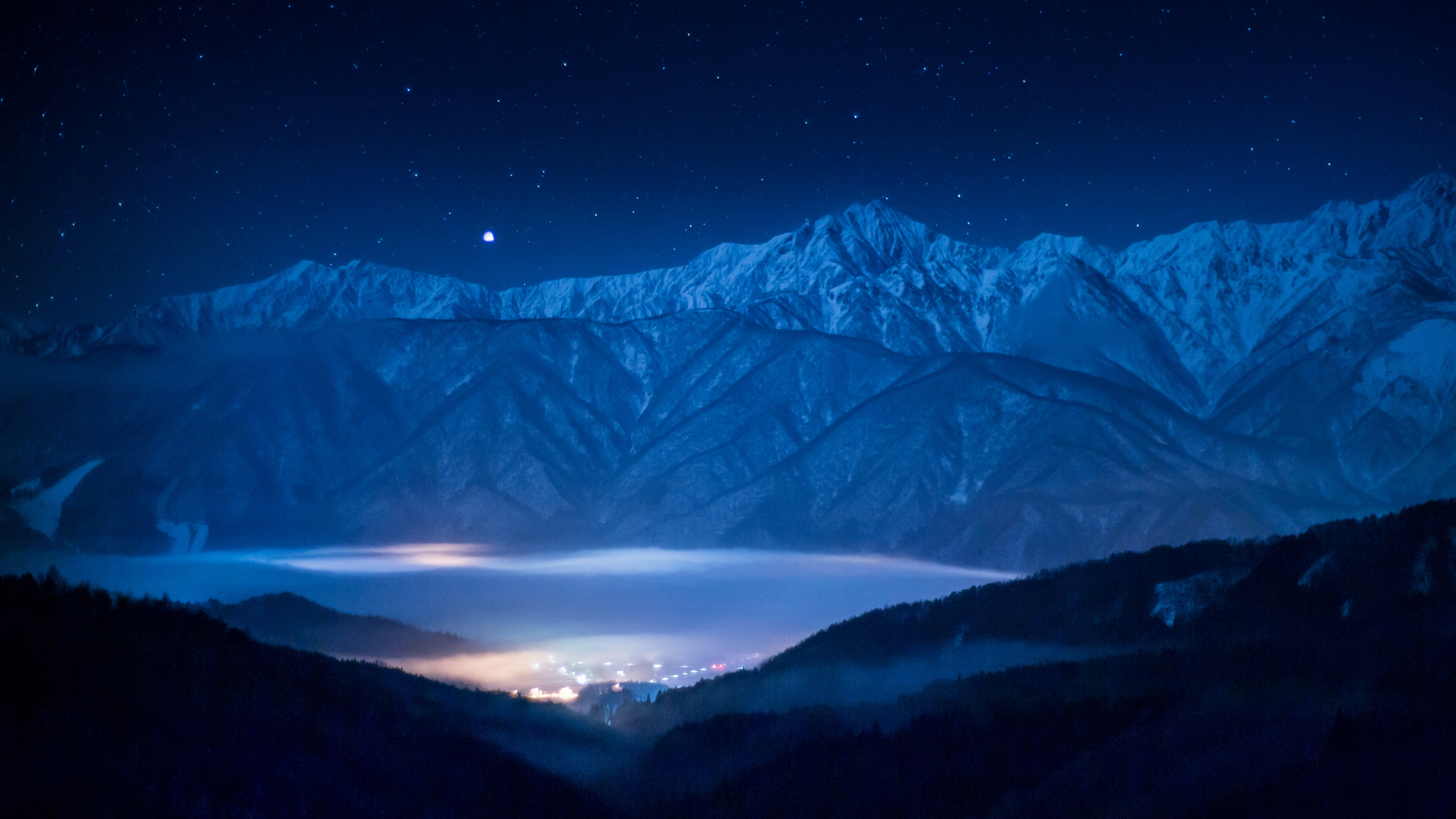 Mountain night. Горы Гималаи. Гималаи звездное небо. Горы ночью. Горы и звезды.