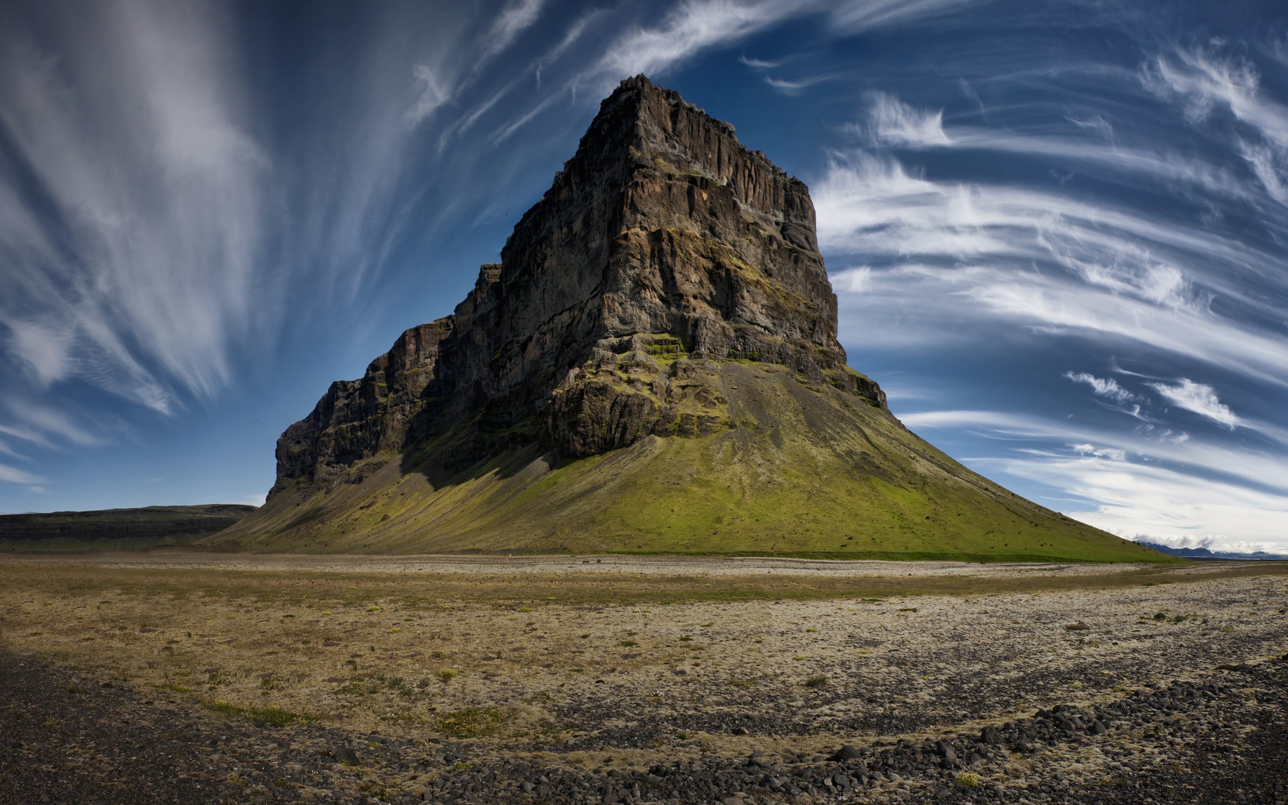 Hill cliff. Тхач гора. Плато Бийчесын. Горы скалы.