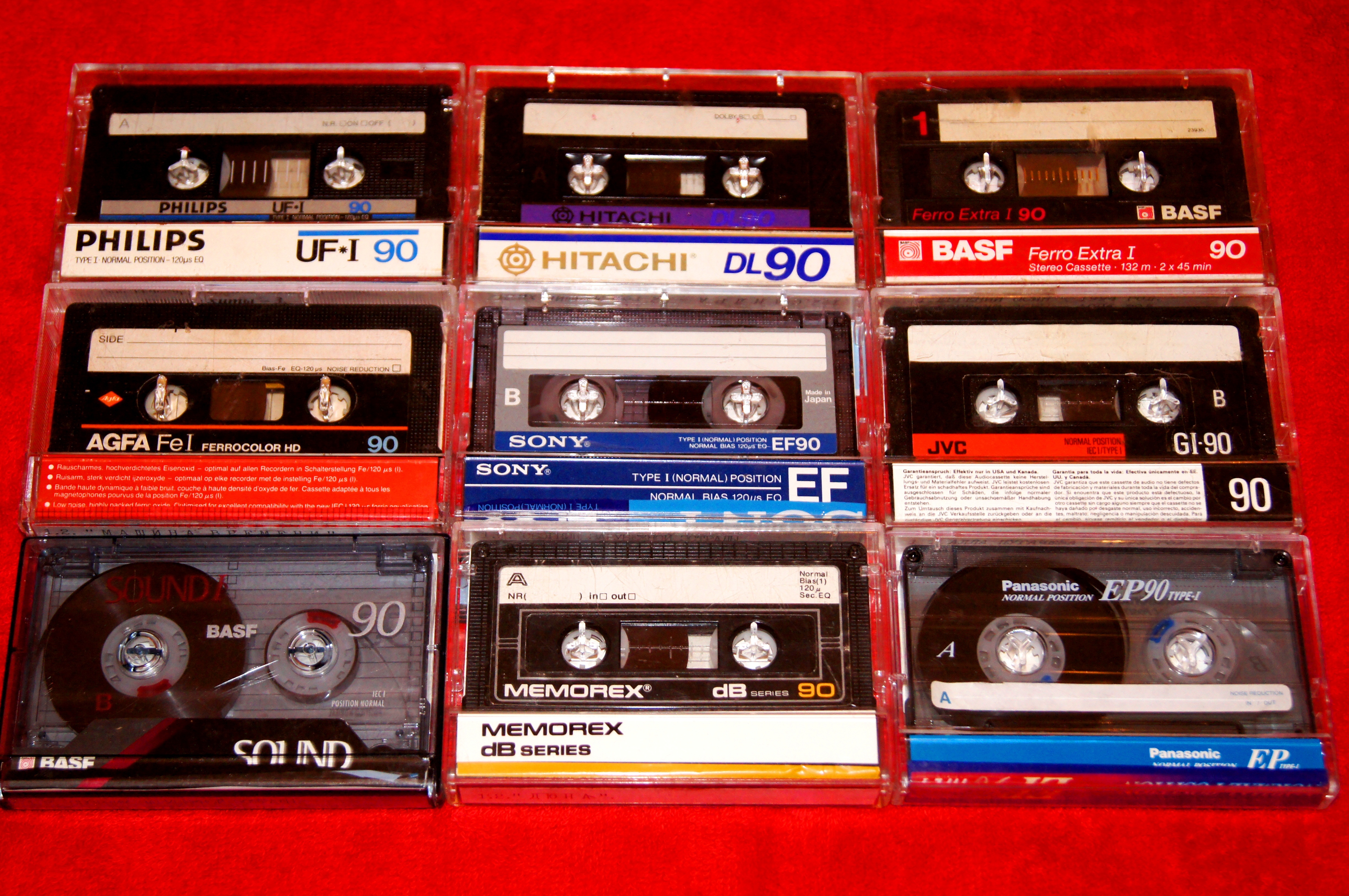 Сборники музыки в машину 90 х. Кассета BASF 120. Кассета для магнитофона. Старые аудиокассеты. Аудиокассеты ретро.