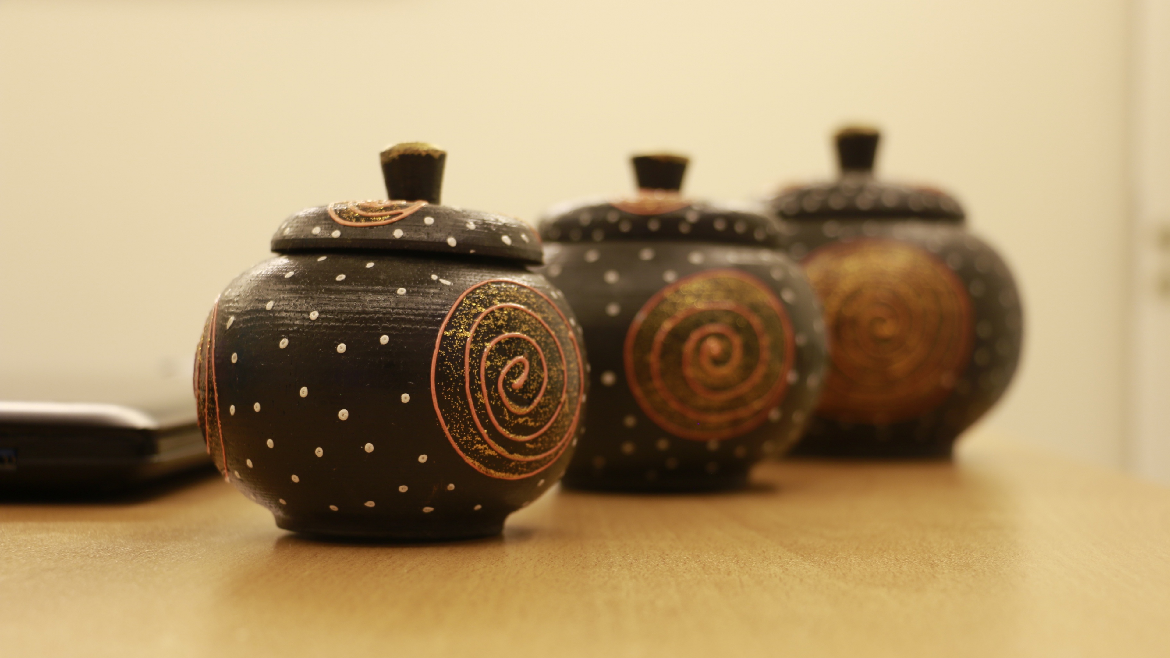 керамика, домен, на публике