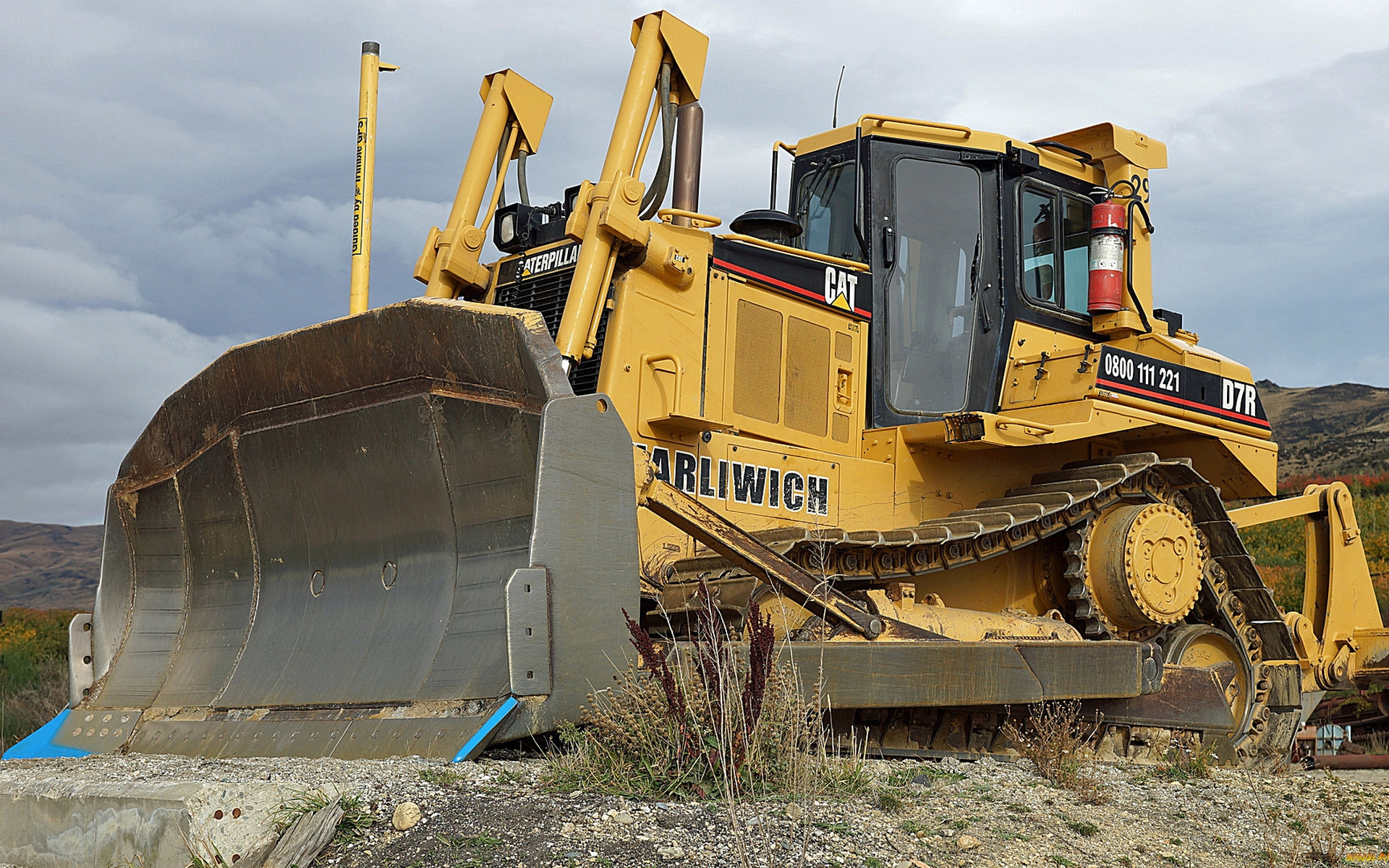 Современные бульдозеры. Бульдозер Hitachi KD-40p. Катерпиллер бульдозер. Caterpillar d8t. Бульдозер Катерпиллер обои.