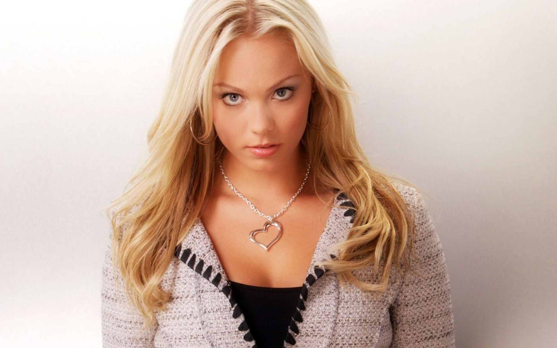 laura, vandervoort Номер 15158 Разрешение 1920x1200