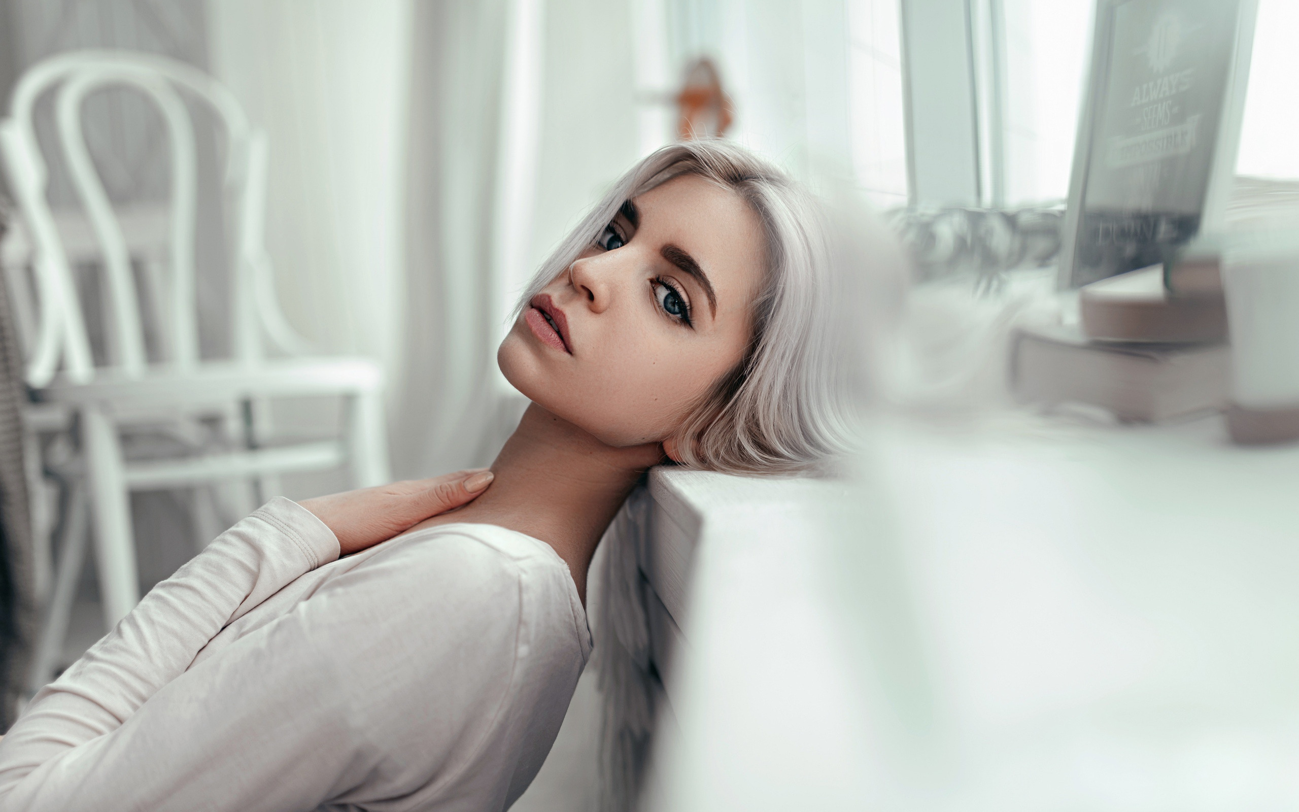 белый, краситель