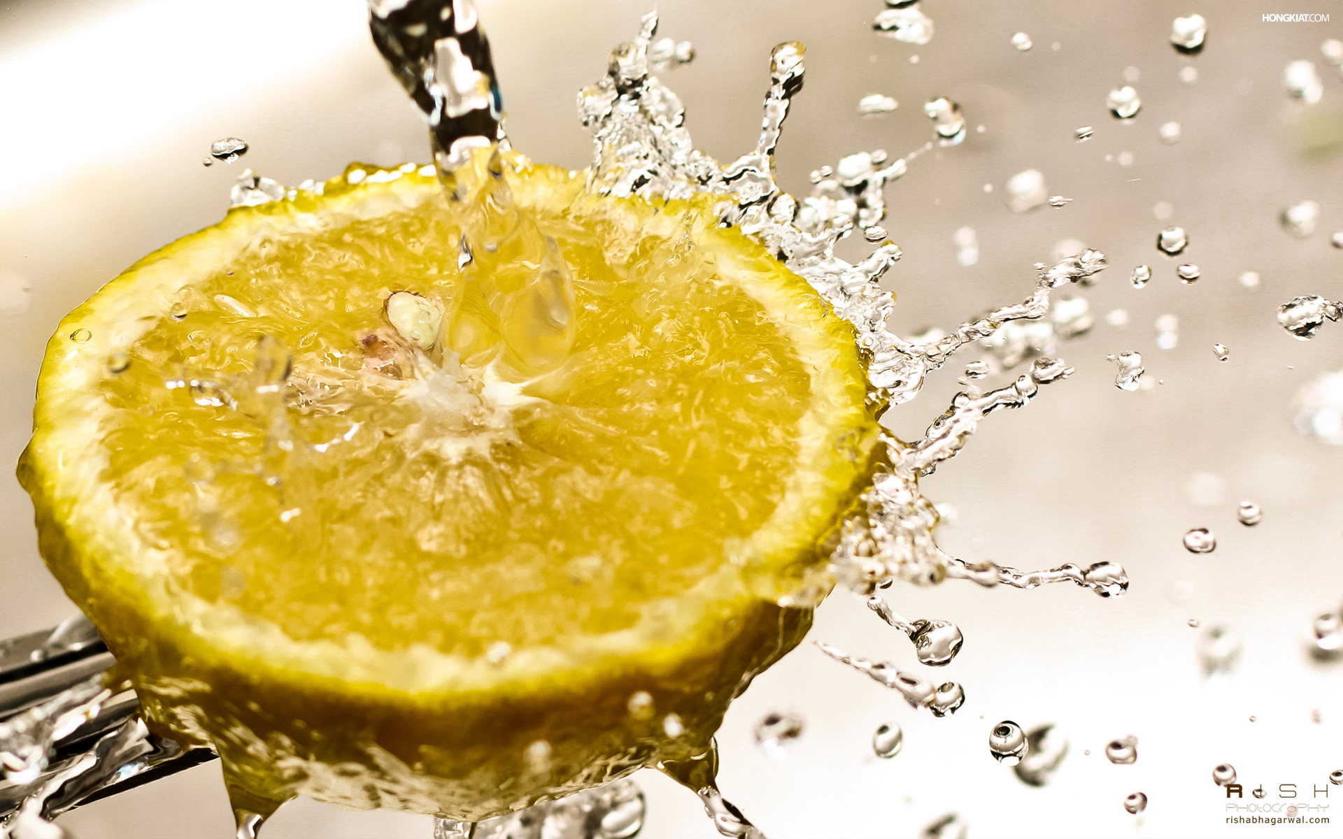 Лимон в воде загрузить