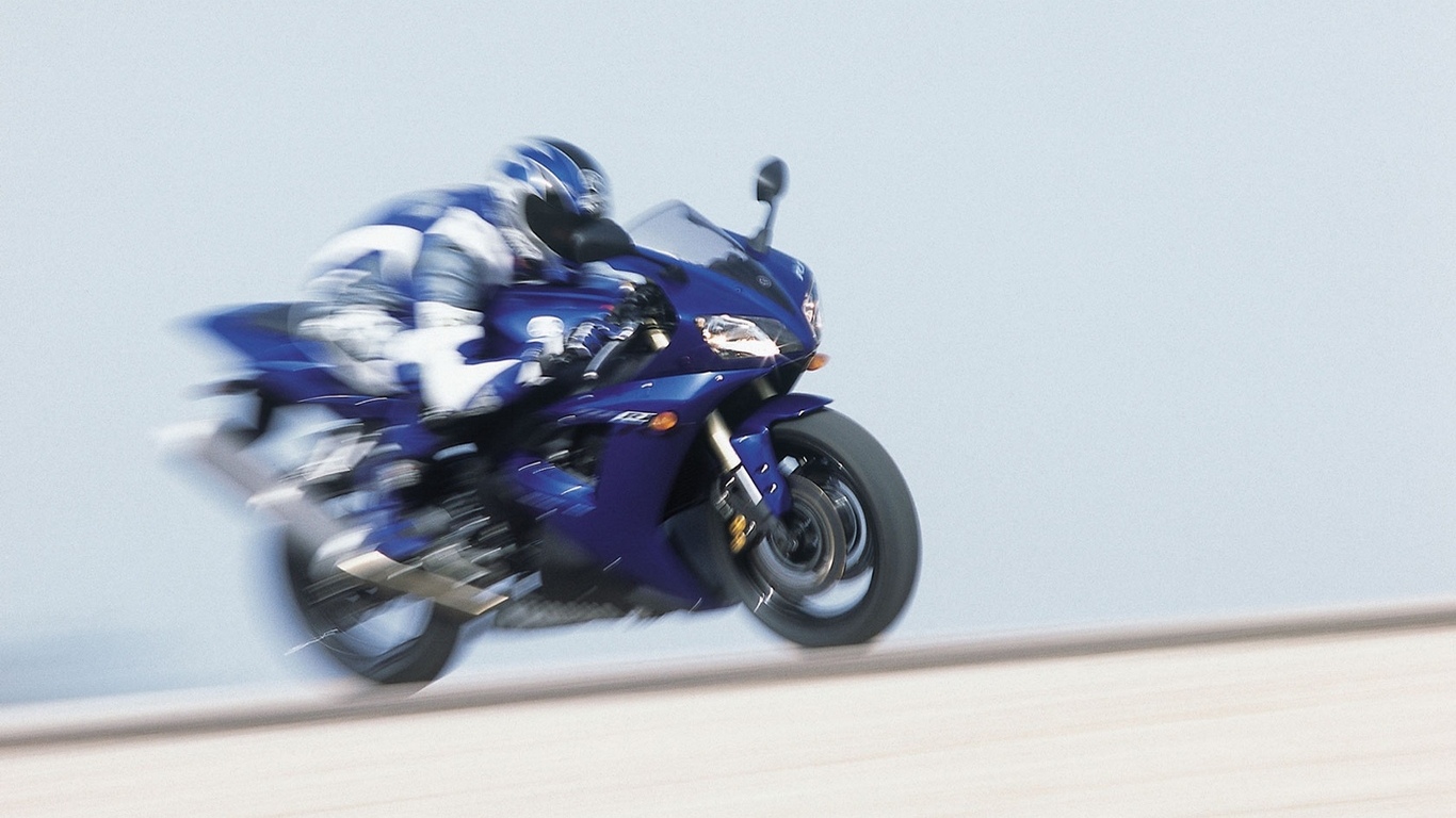 yzf, yamaha No 2550 Разрешение 1366x768