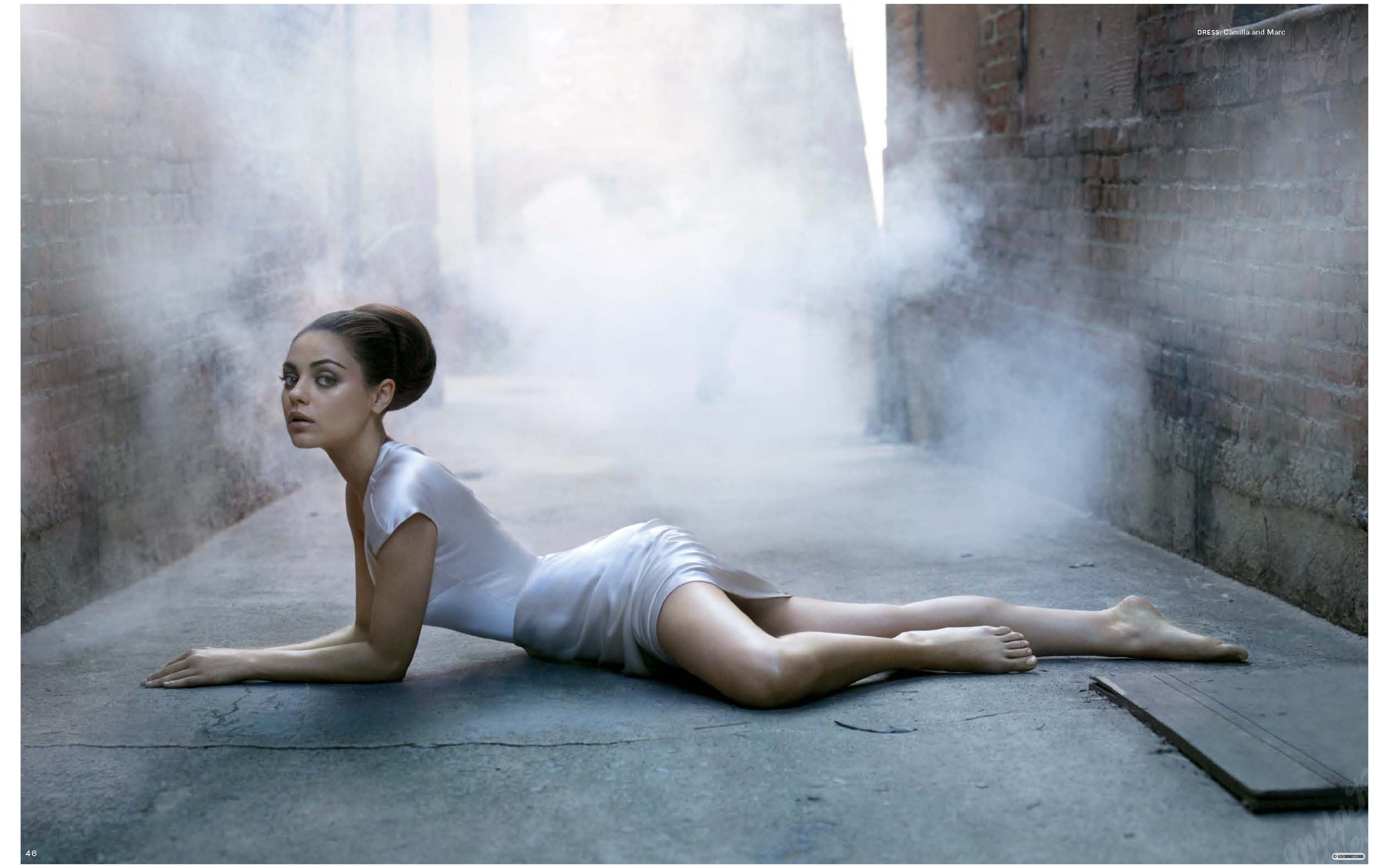 kunis, розовый No 95336 Разрешение 2560x1600
