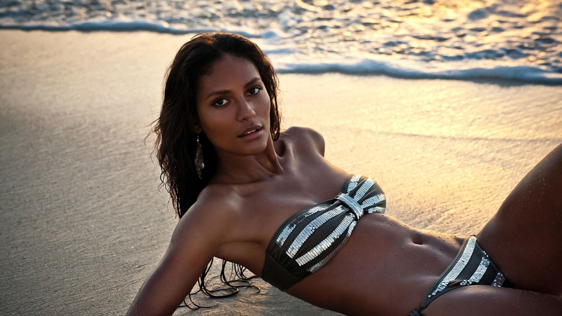 эмануэла, паула, бикини