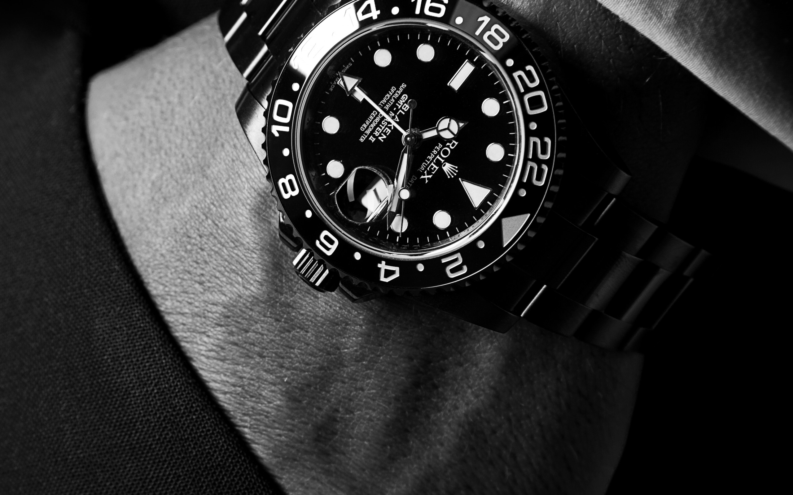 Watch picture. Rolex 1920. Rolex Submariner. Часы мужские на черном фоне. Часы наручные мужские на черном фоне.