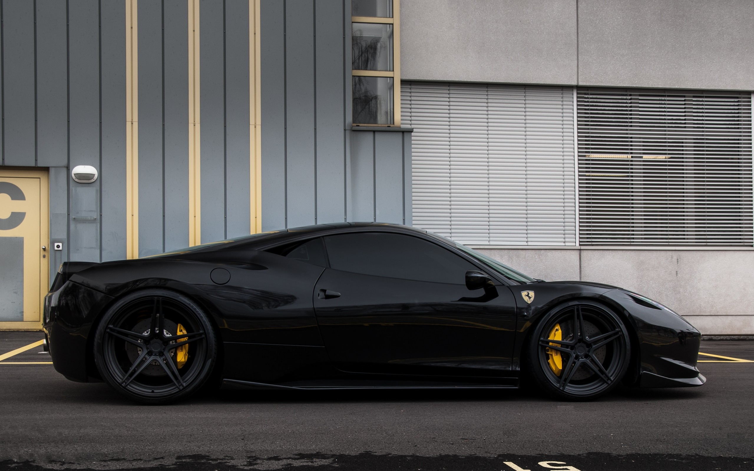 ferrari, italia, черный Номер 174882 Разрешение 2560x1600