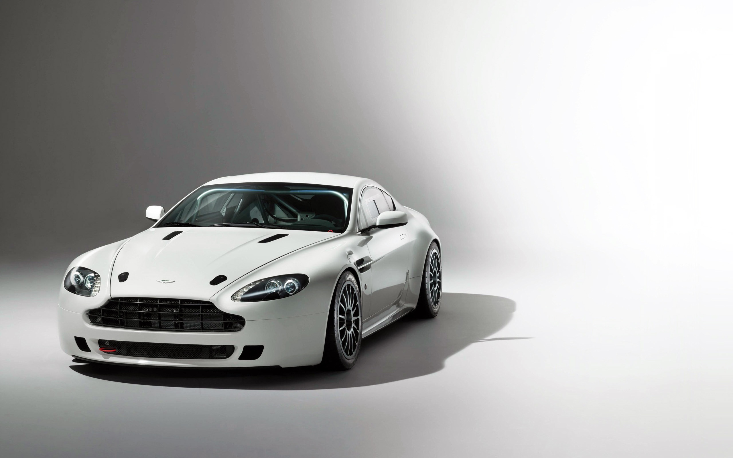 aston, martin, авангард