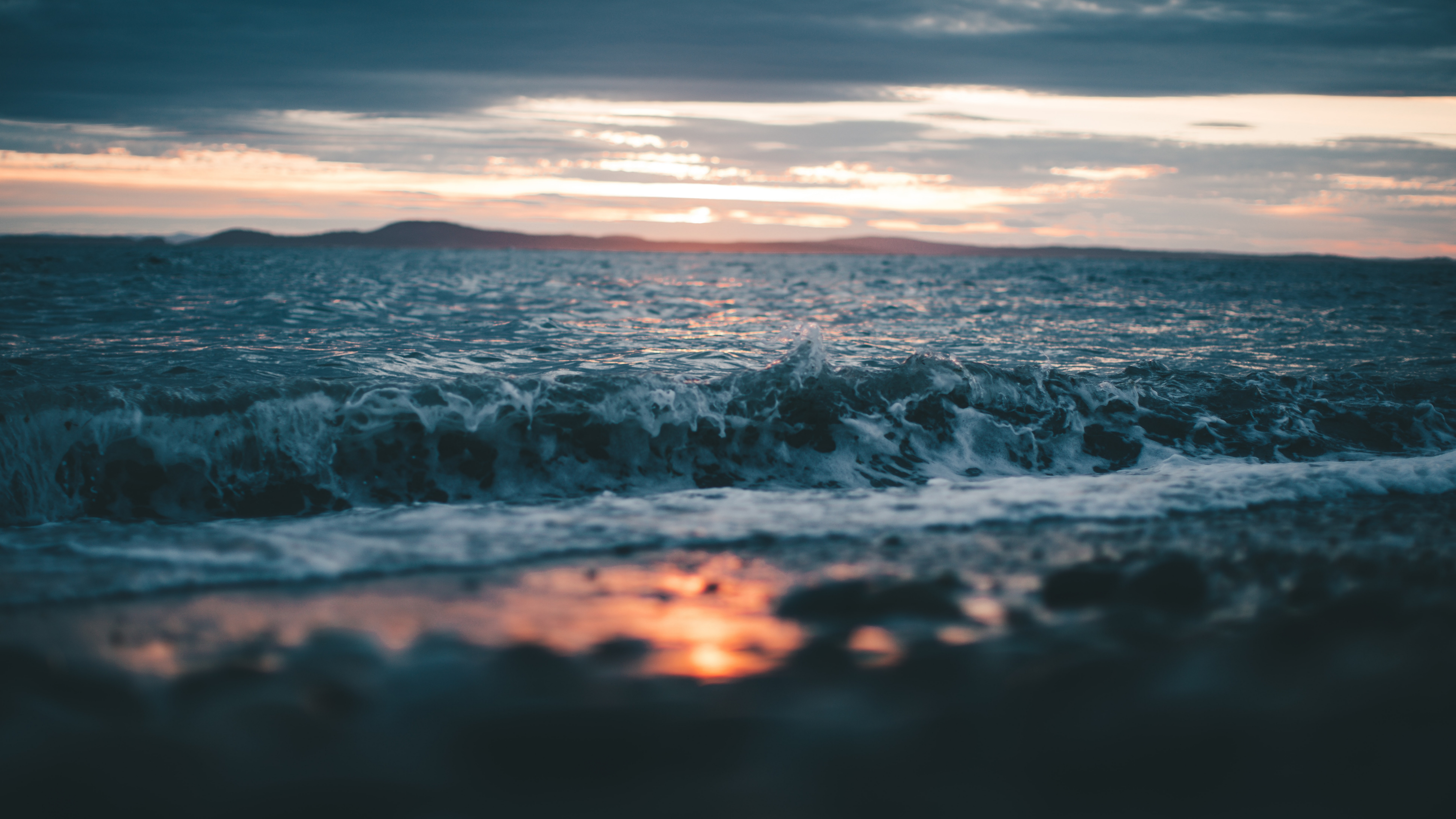 красное, сияющее