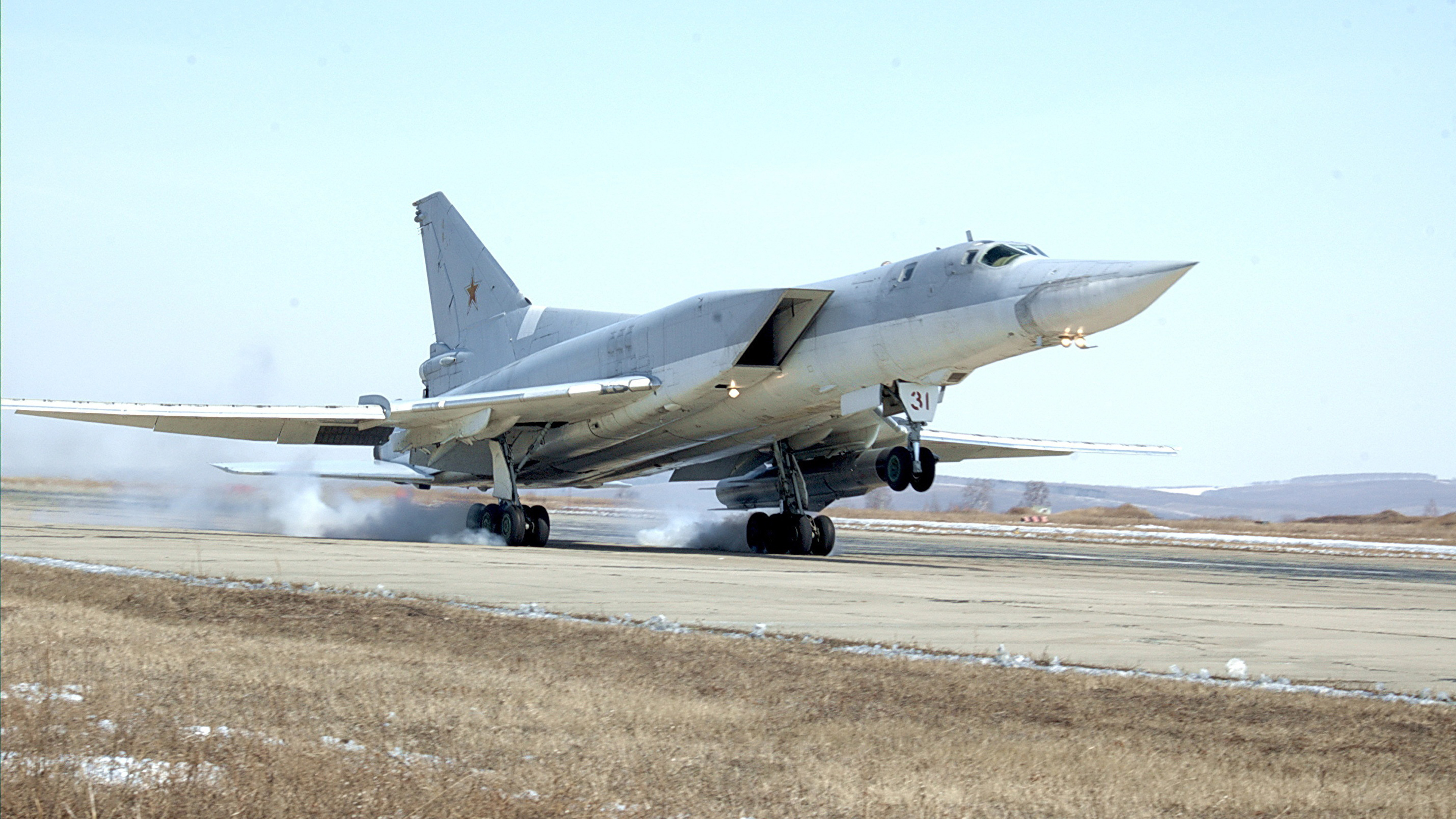 Ту 22 м сверхзвуковой фото. Ту-22м3. Бомбардировщик ту-22м3. Ту-22м сверхзвуковой самолёт.