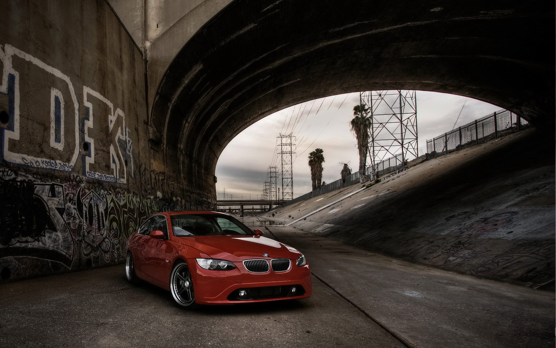 bmw под мостом