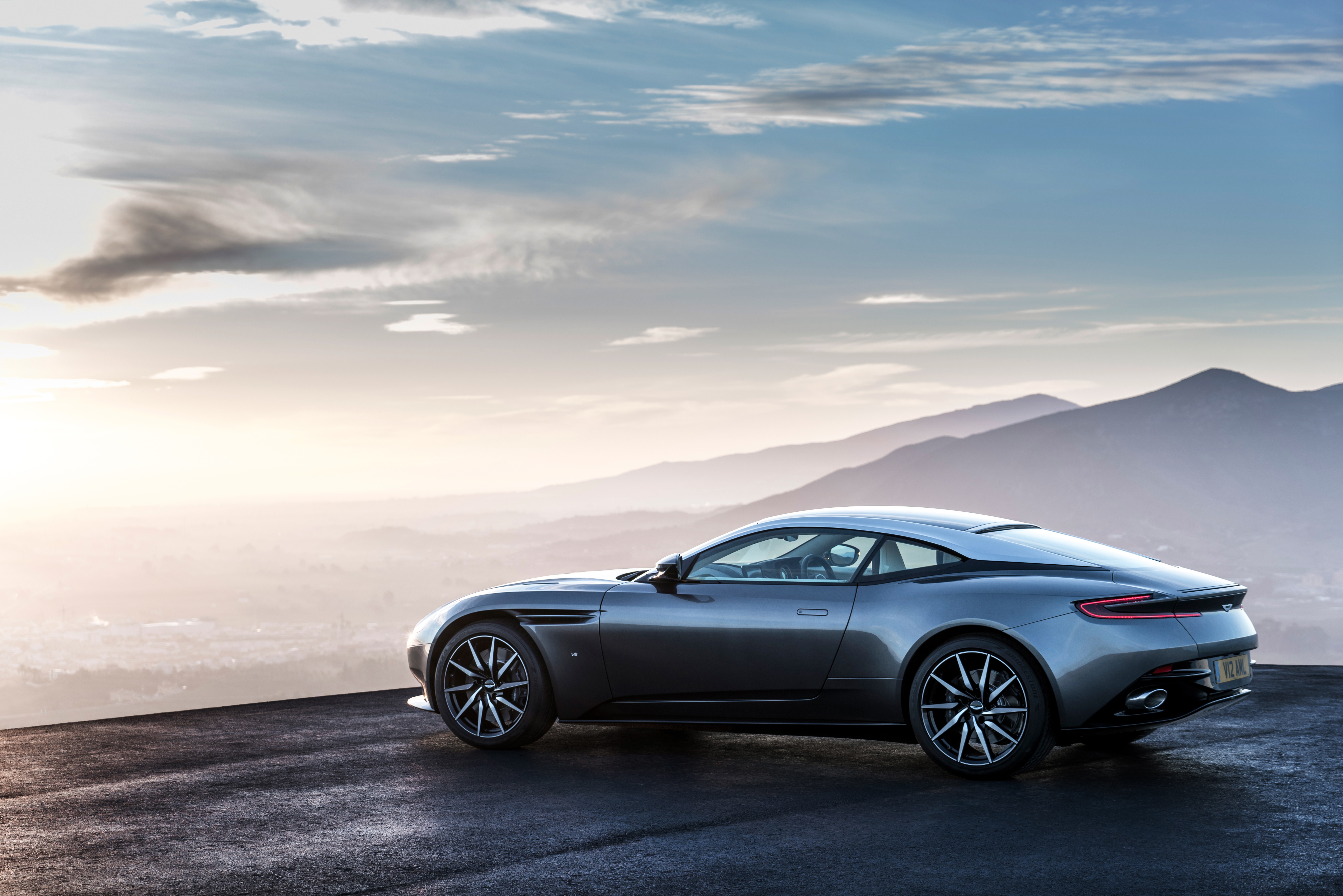 Aston martin db11. Aston Martin db11 2017. Aston Martin db11 2021. Машина Aston Martin db11.