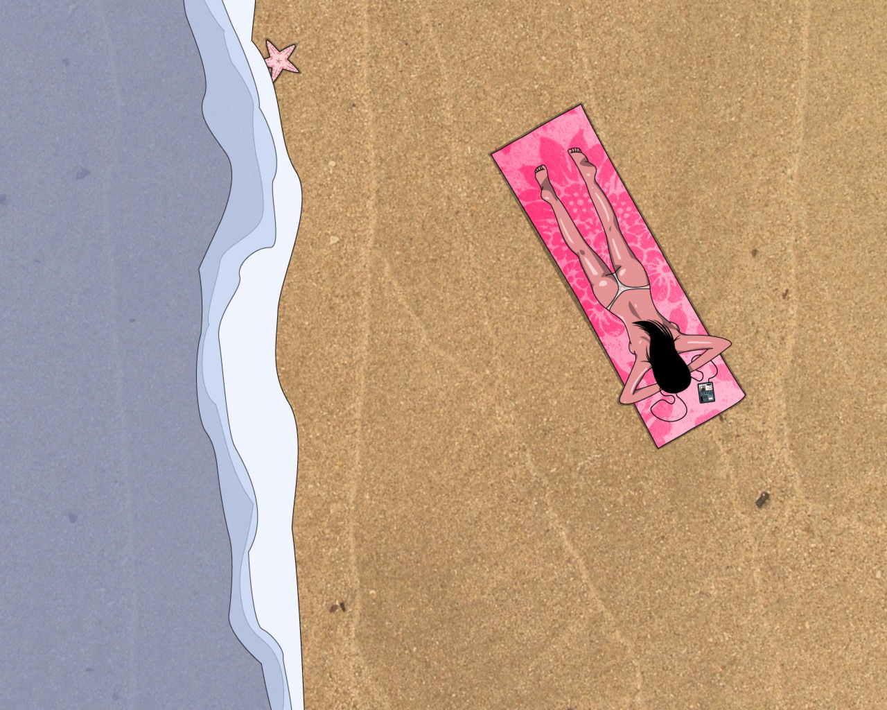 женщина лежит на розовом полотенце на пляже