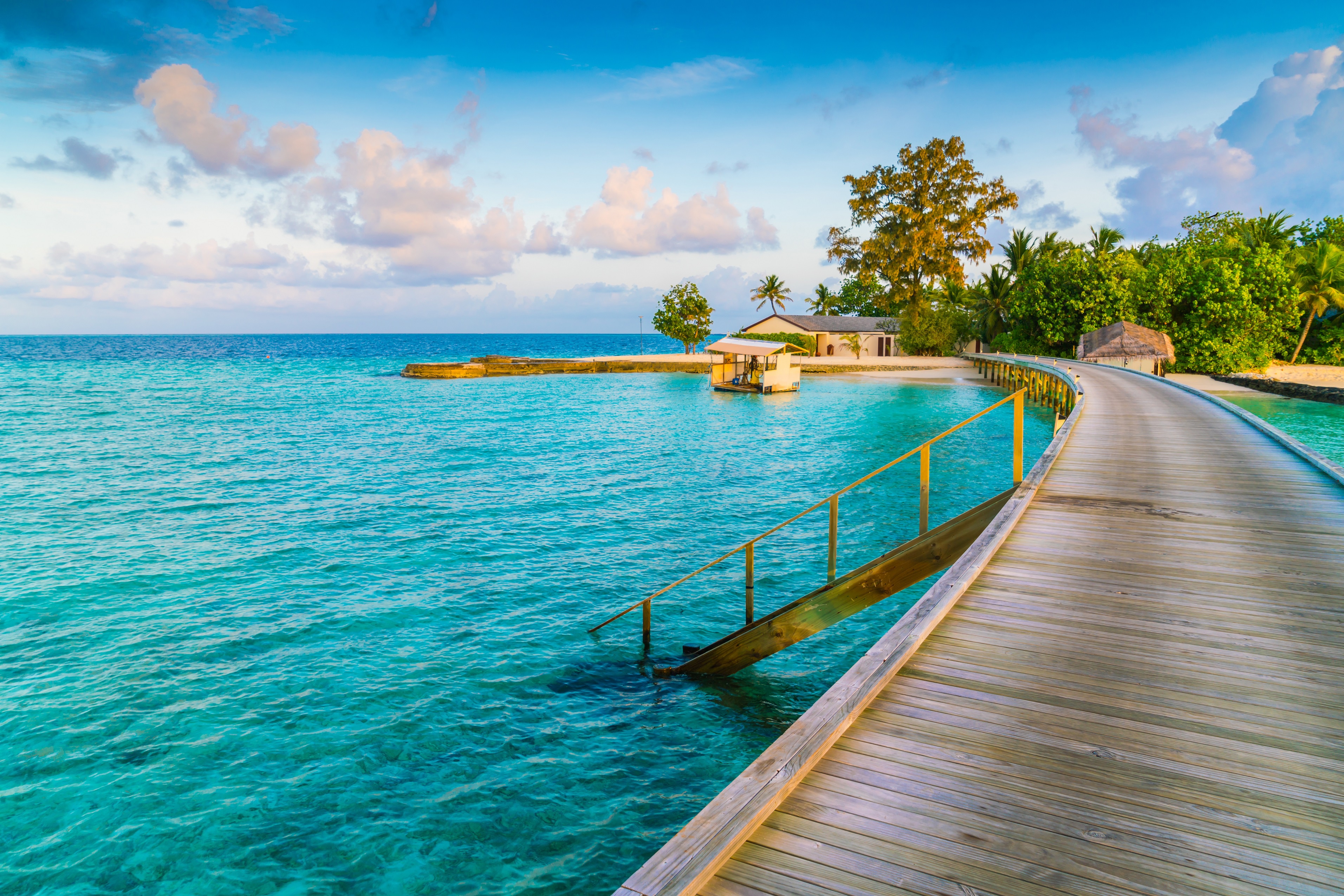 Paradise. Лазурный берег Мальдивы. Райский остров. Рай на земле. Пляжный мостик.