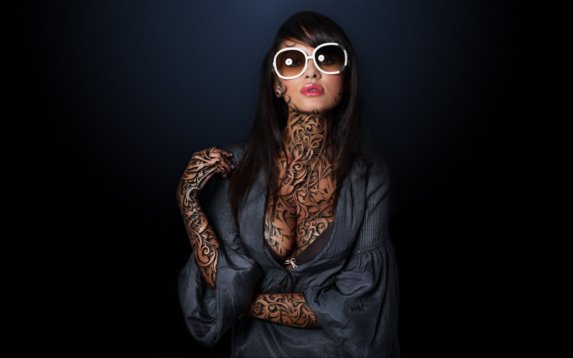 Tattooed dissolute lady