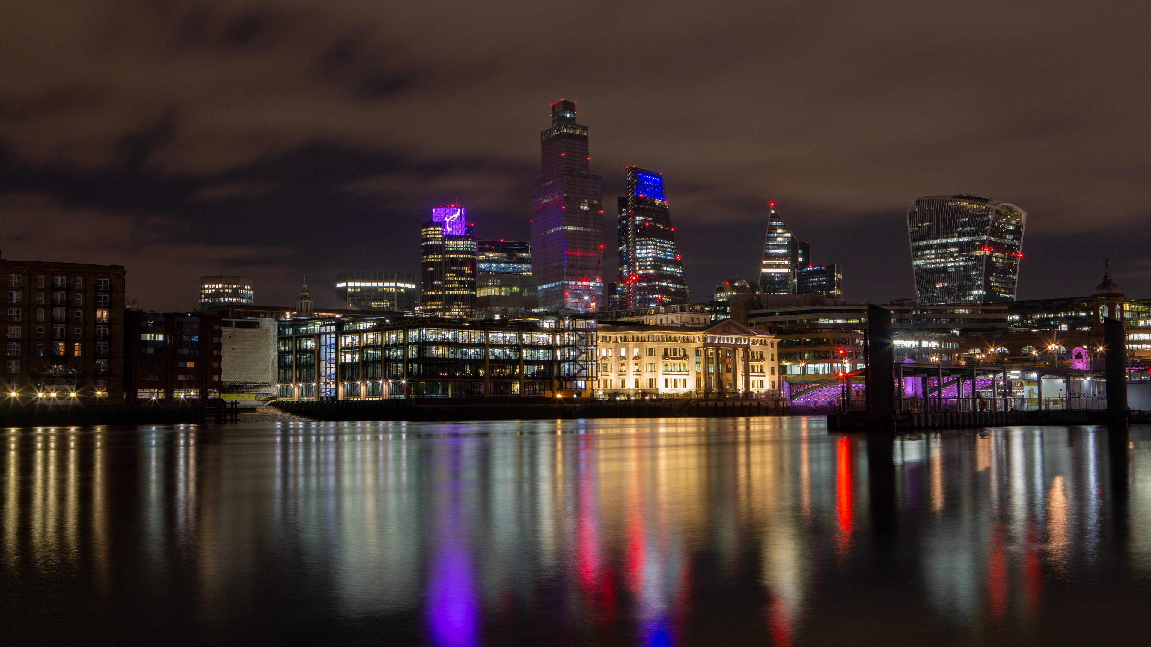 wallscloudlondon, флаг