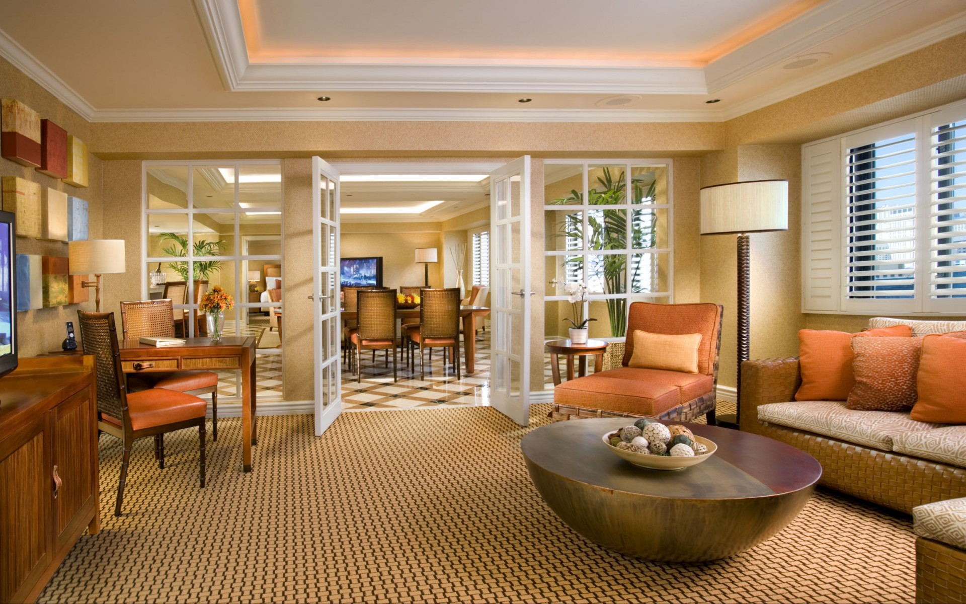 тв, hilton, диван