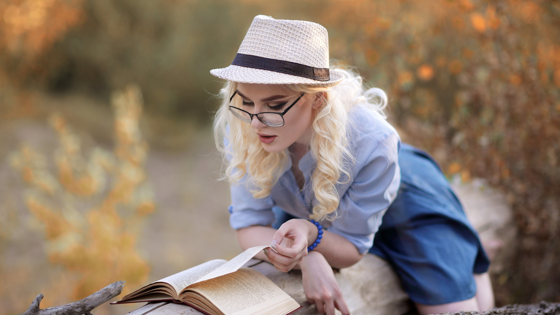 девушка, книга, шхика