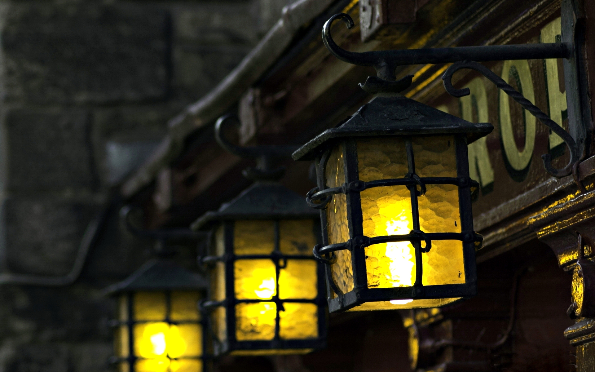 Вечер свет фонаря. Старинный фонарь. Уличный фонарь. Фонарь уличный старинный. Старый фонарь.