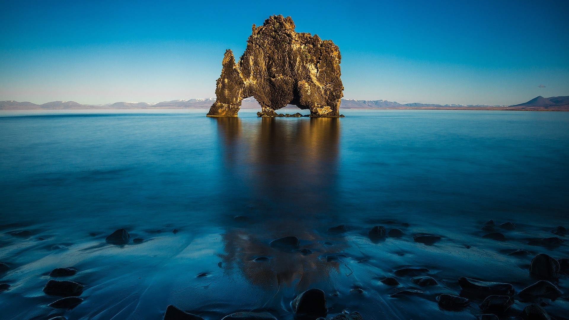 скалы, льды, море