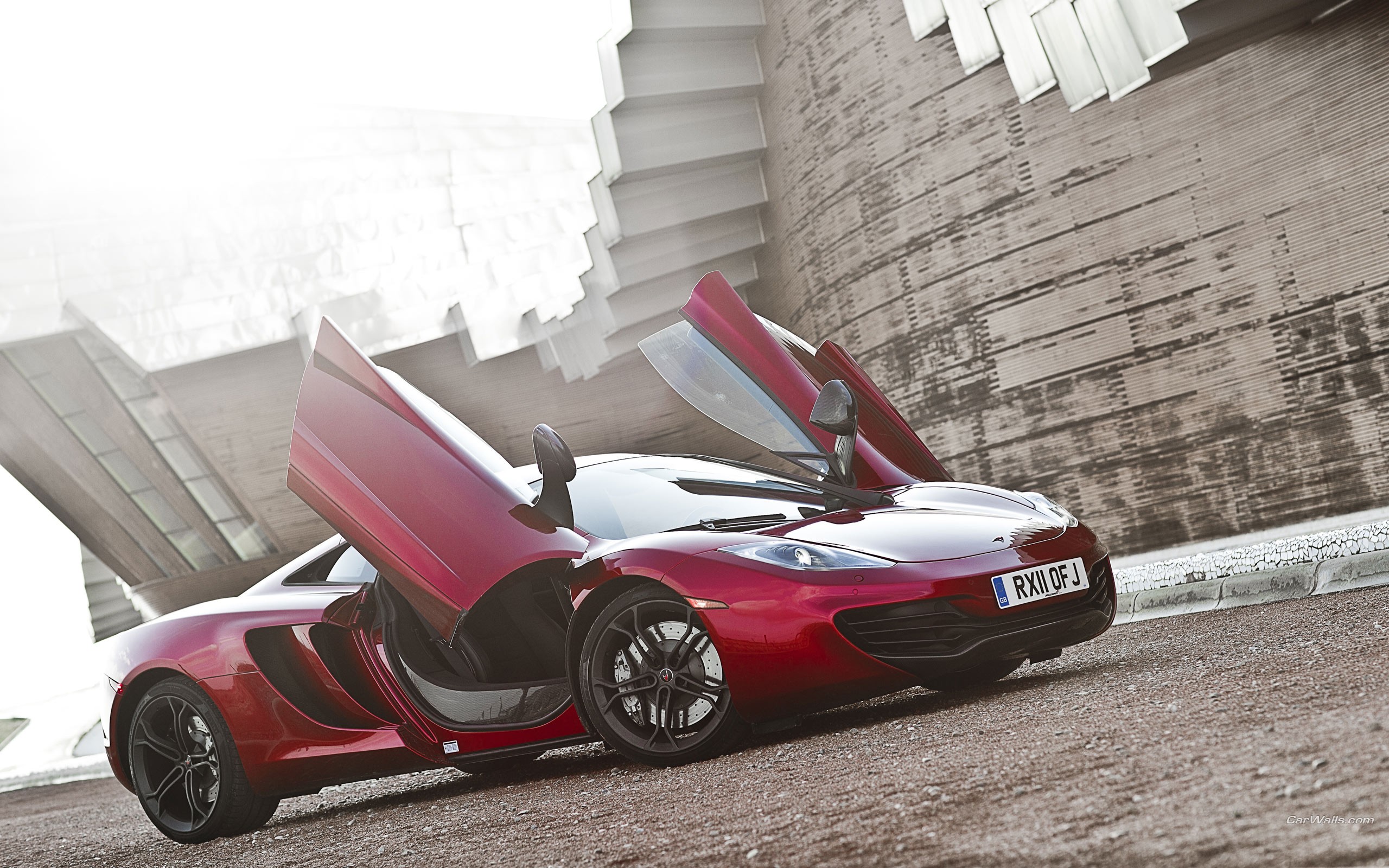 mclaren, двери