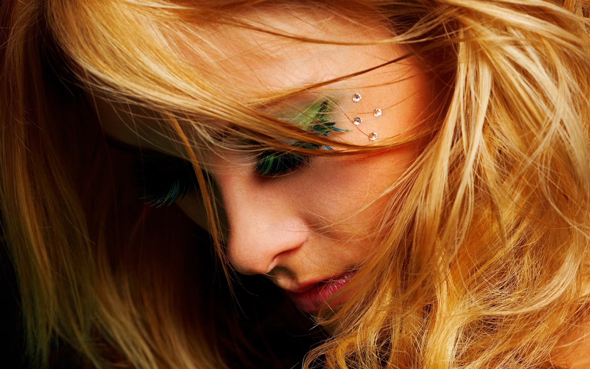 женщину, губу