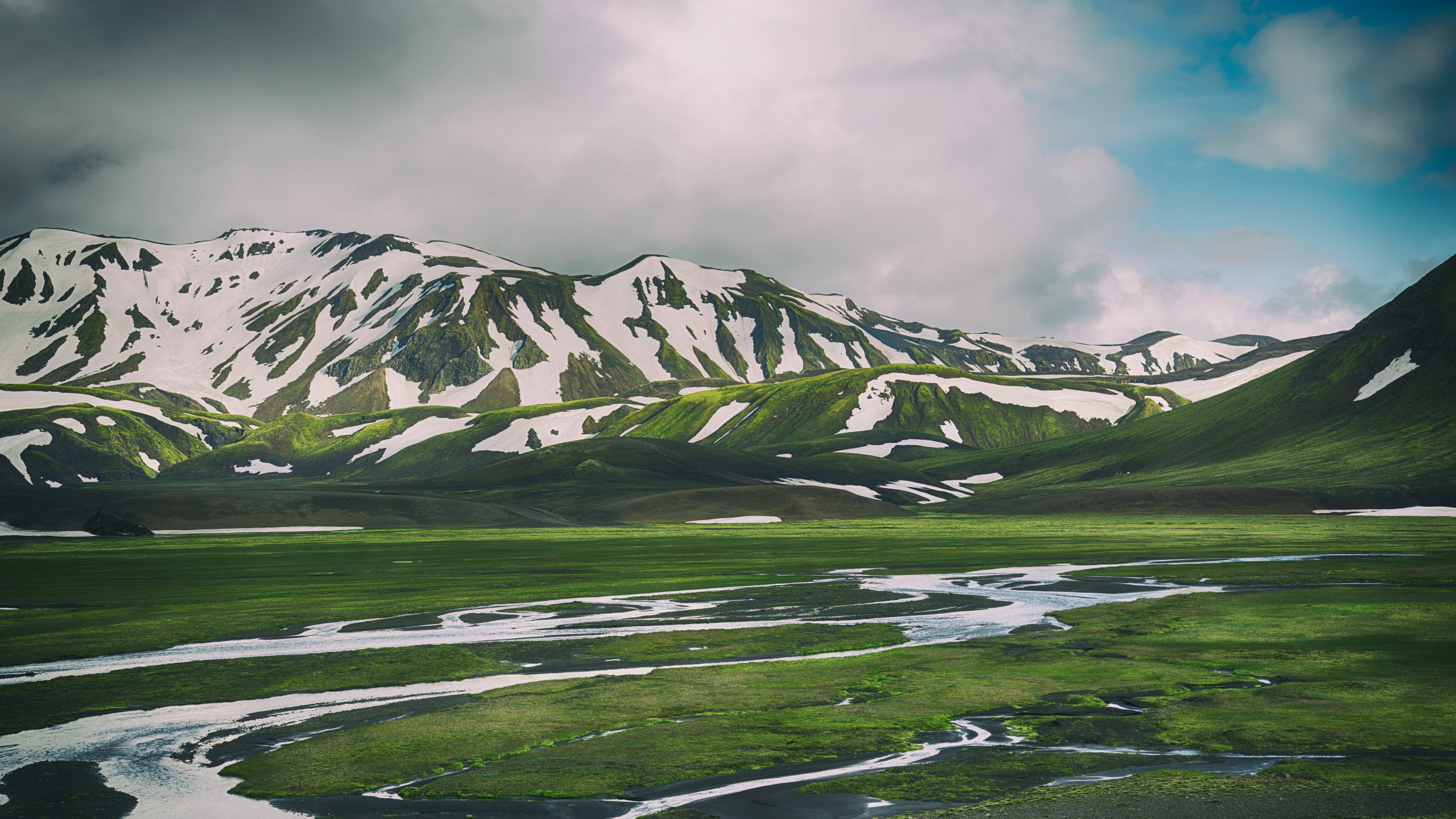 iphone, iceland, mountain