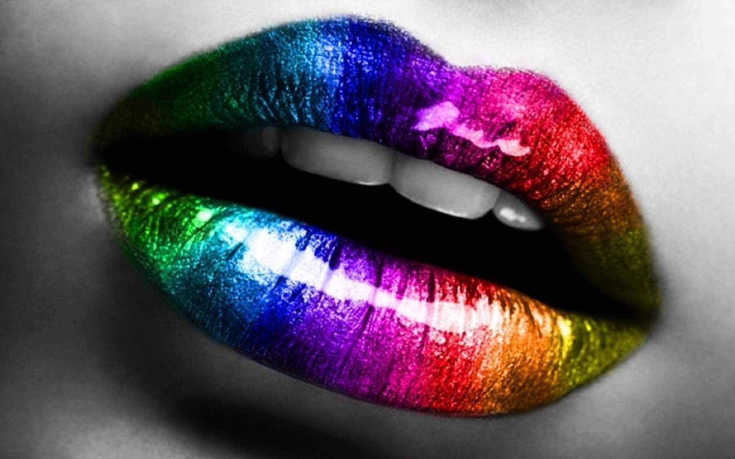 девушка краски губы радуга скачать