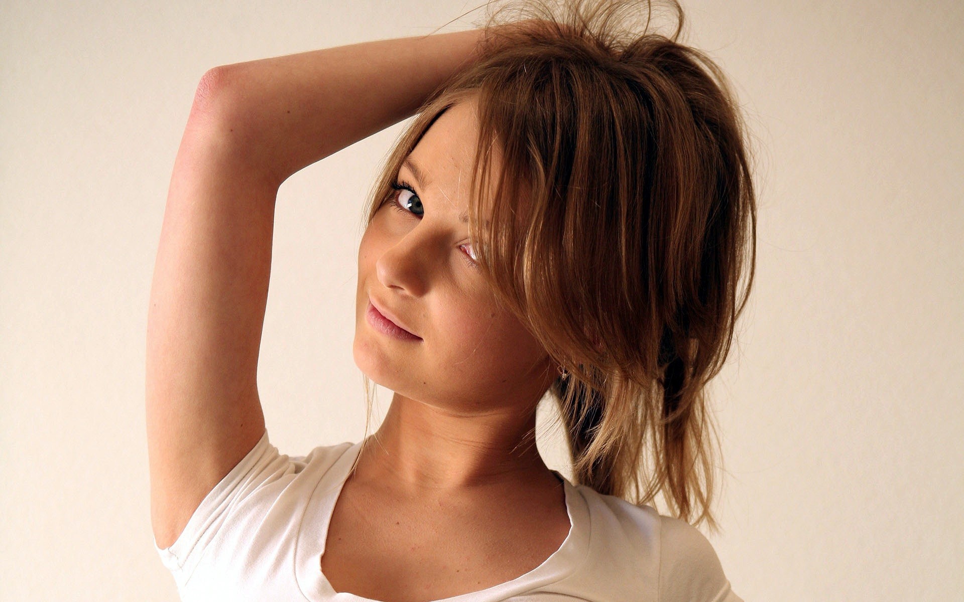 posando, branco, chica