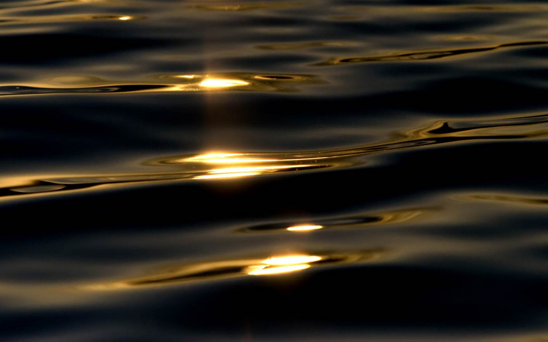 Лучи света капли. Блики на воде. Блики солнца на воде. Отражение солнца в воде. Солнечные блики на воде.