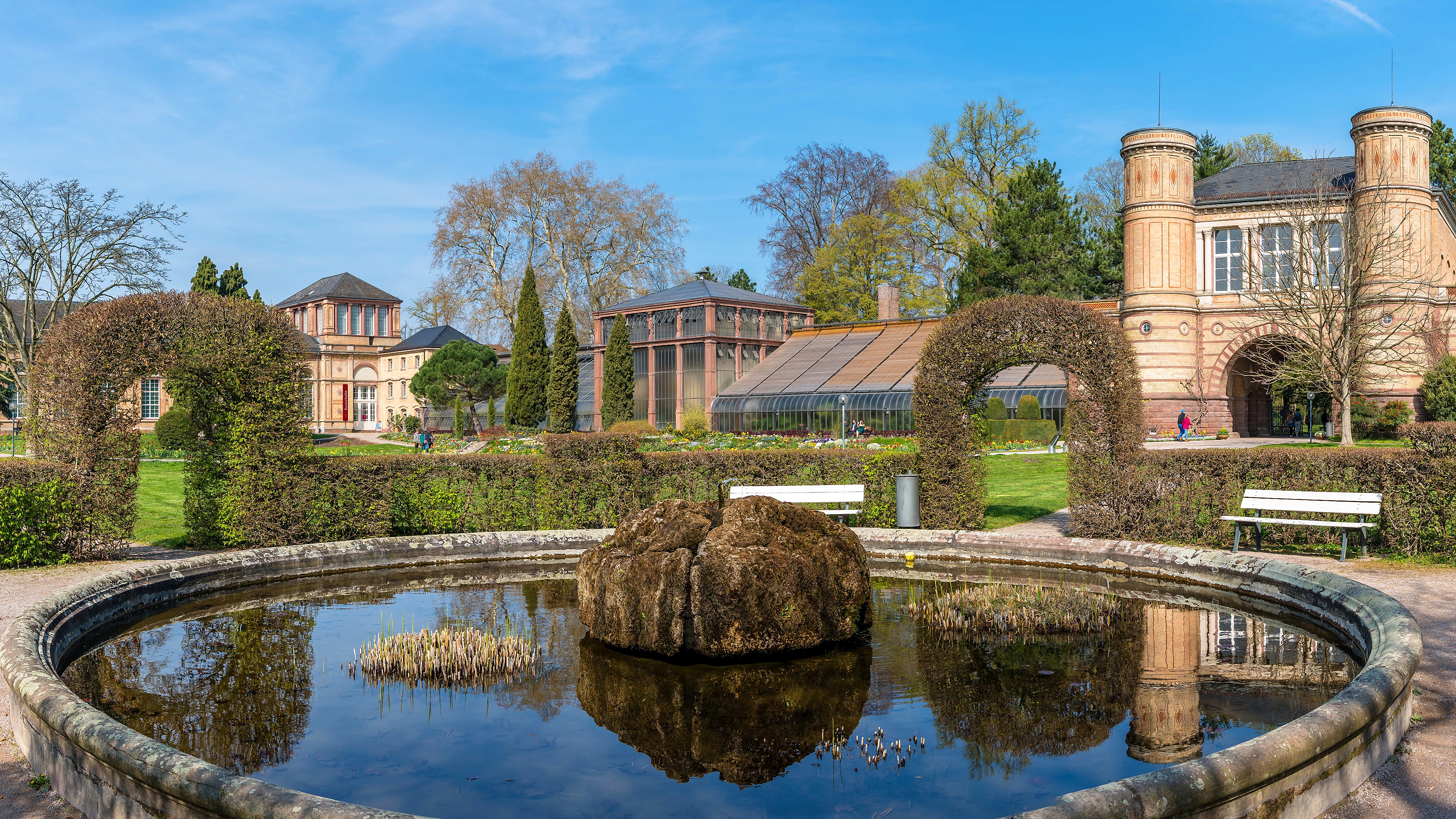 городской парк в германии. парк дворец фонтаны германия. карлсруэ германия ботанический сад. парк европы, руст, германия (europa-park). парк шёнек германия.