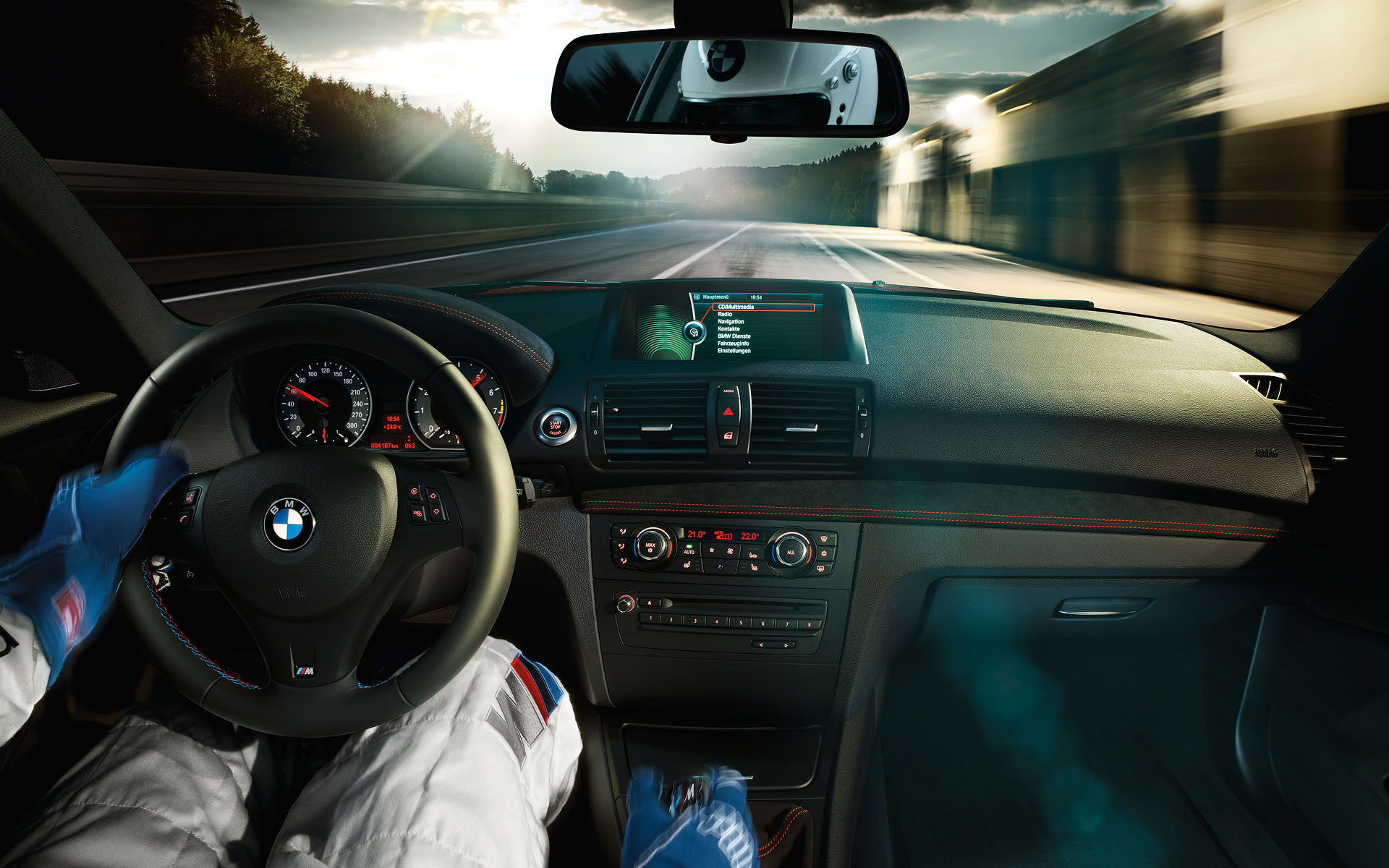 bmw, рулём