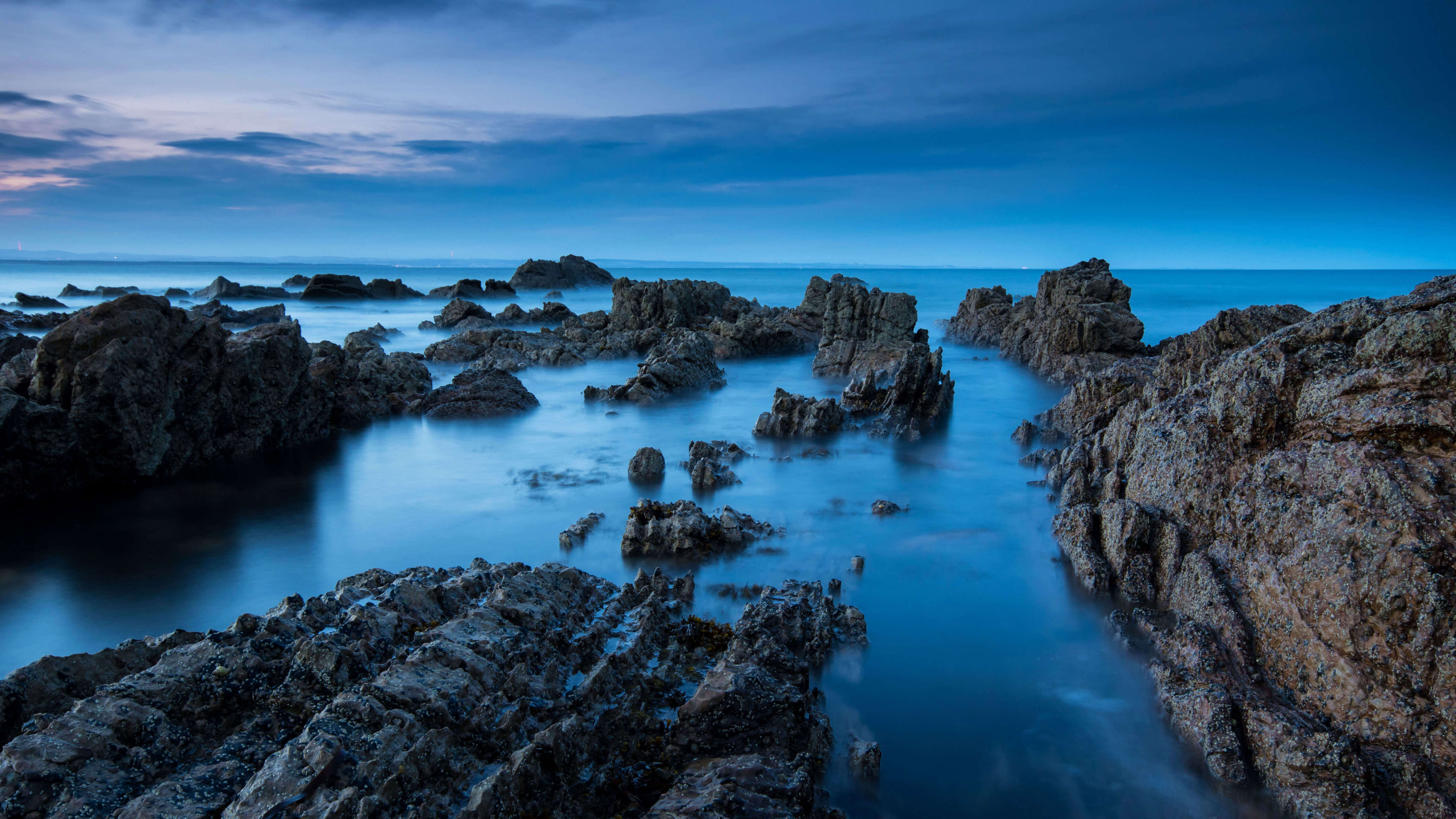 roca, pantalla, andrew