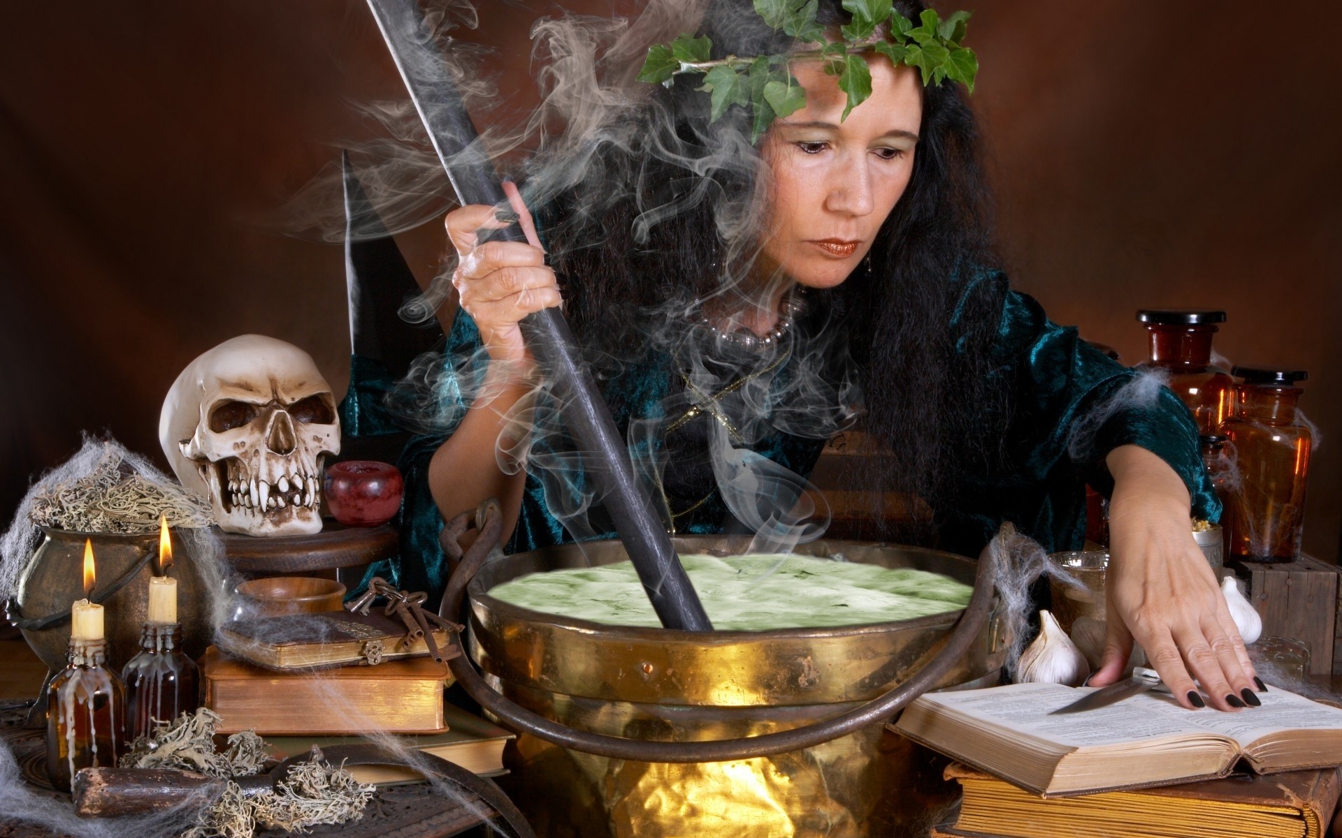 ведьма, казан, тварь