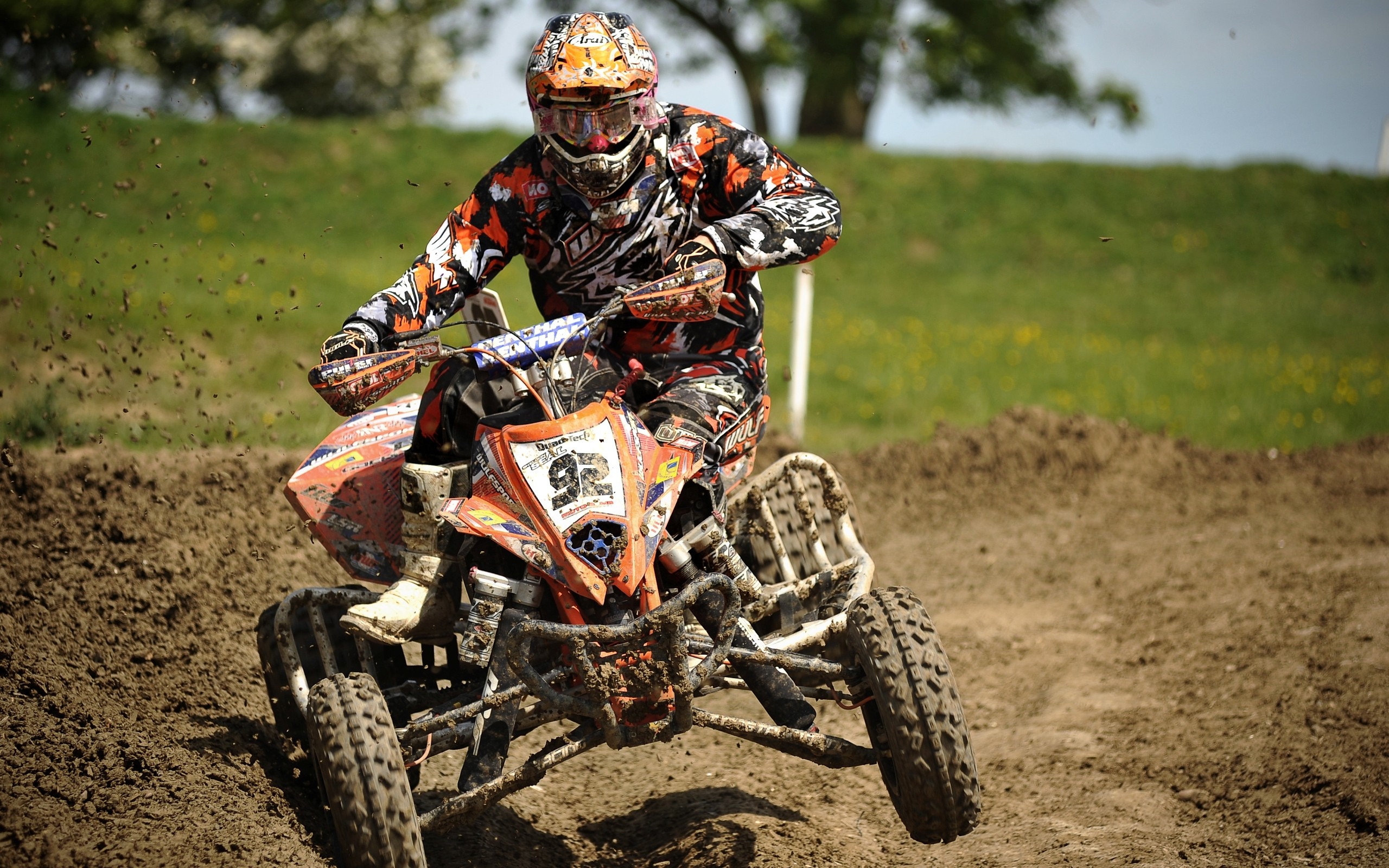 спортивные, грязные