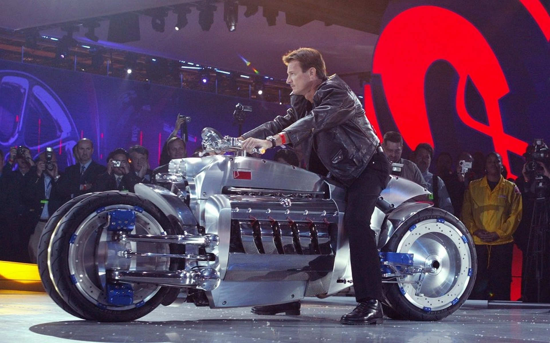 Быстрые мотоциклы. Dodge Tomahawk. Мотоцикл Додж. Быстрый мотоцикл. Мотоцикл мощный и быстрый.